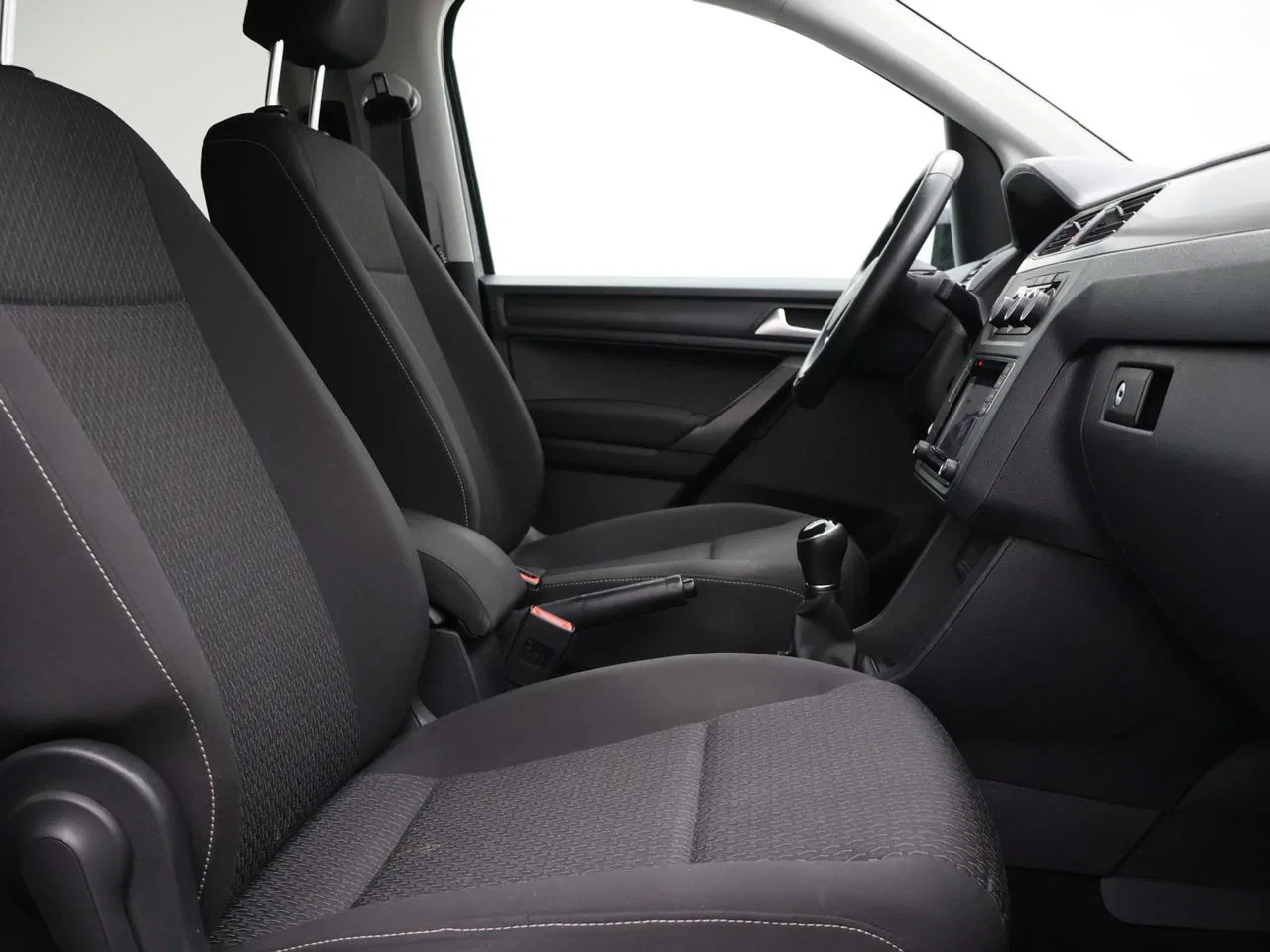Volkswagen-Caddy-image-12