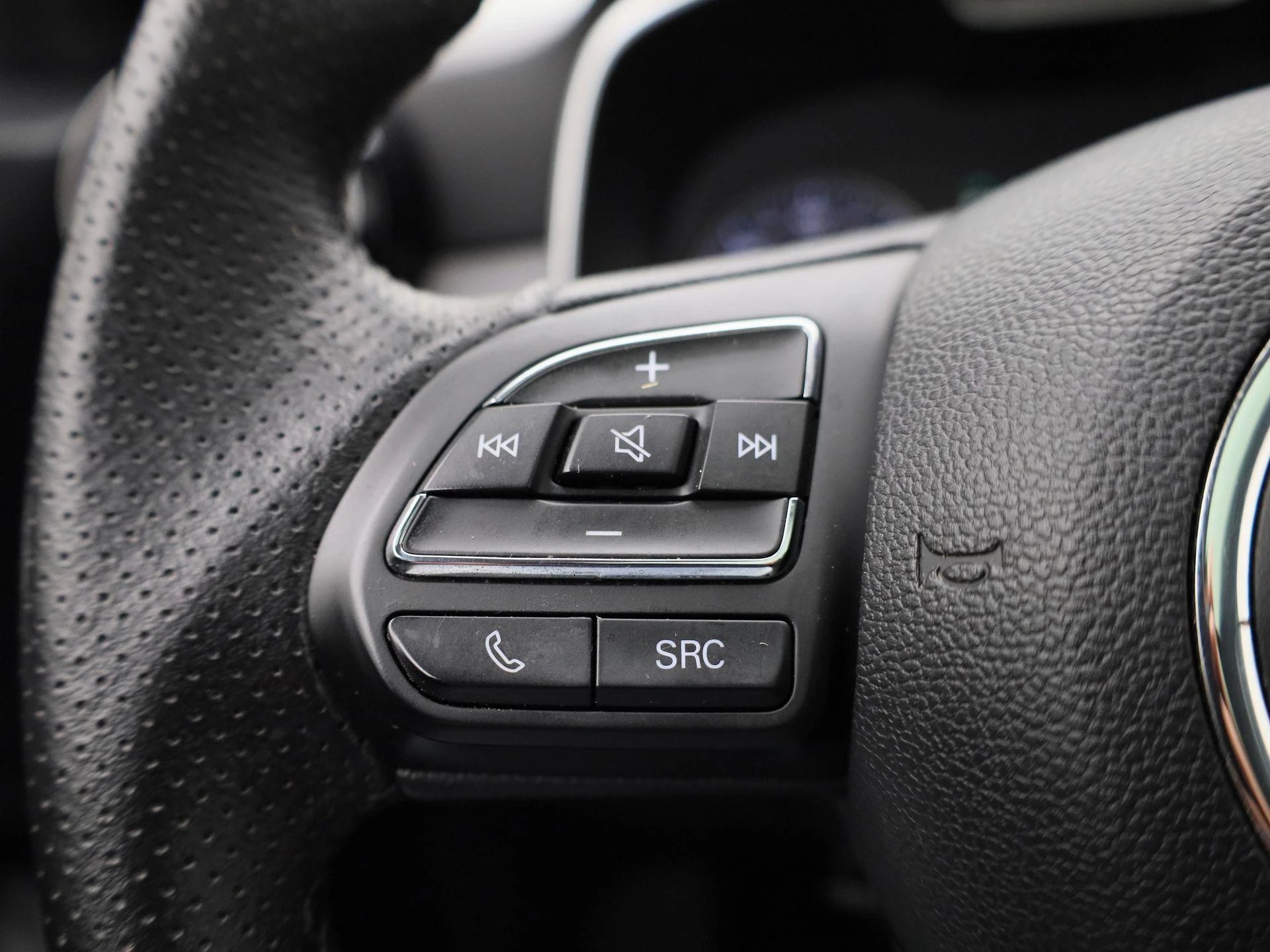 MG-ZS EV-image-18