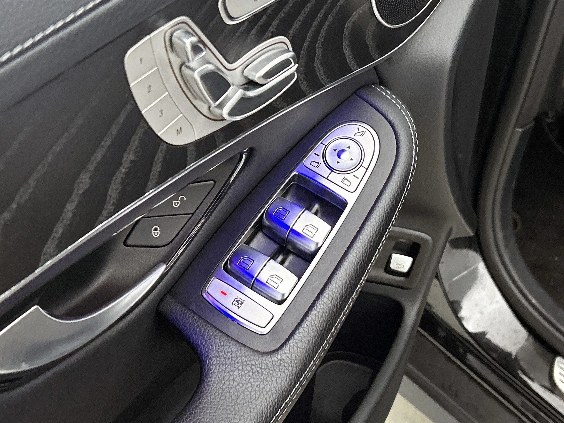 Mercedes-Benz-GLC-image-32