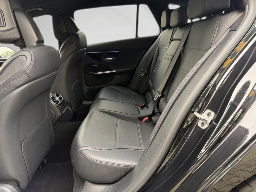 Mercedes-Benz-C-Klasse 220-image-9
