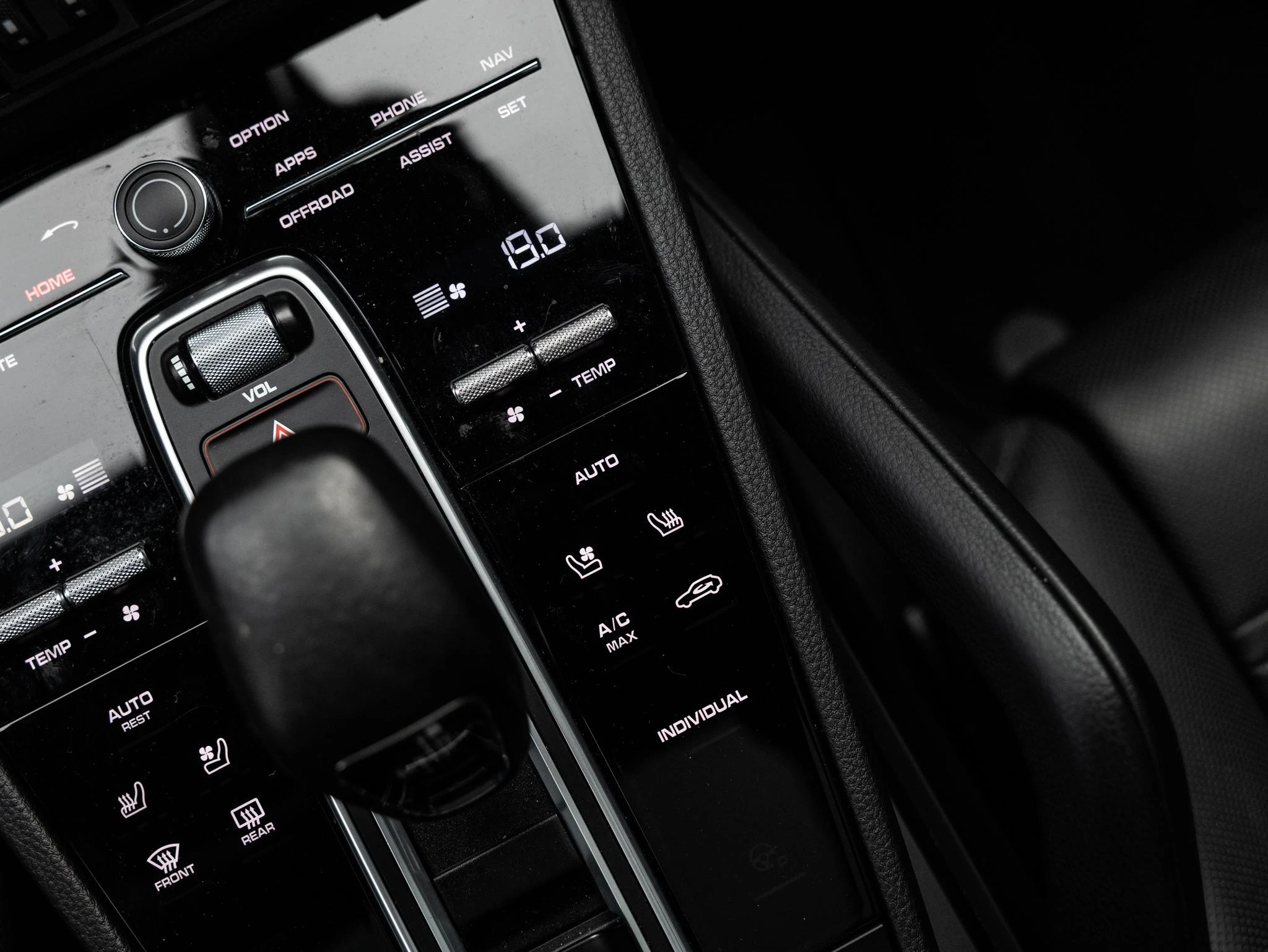 Porsche-Cayenne-image-44