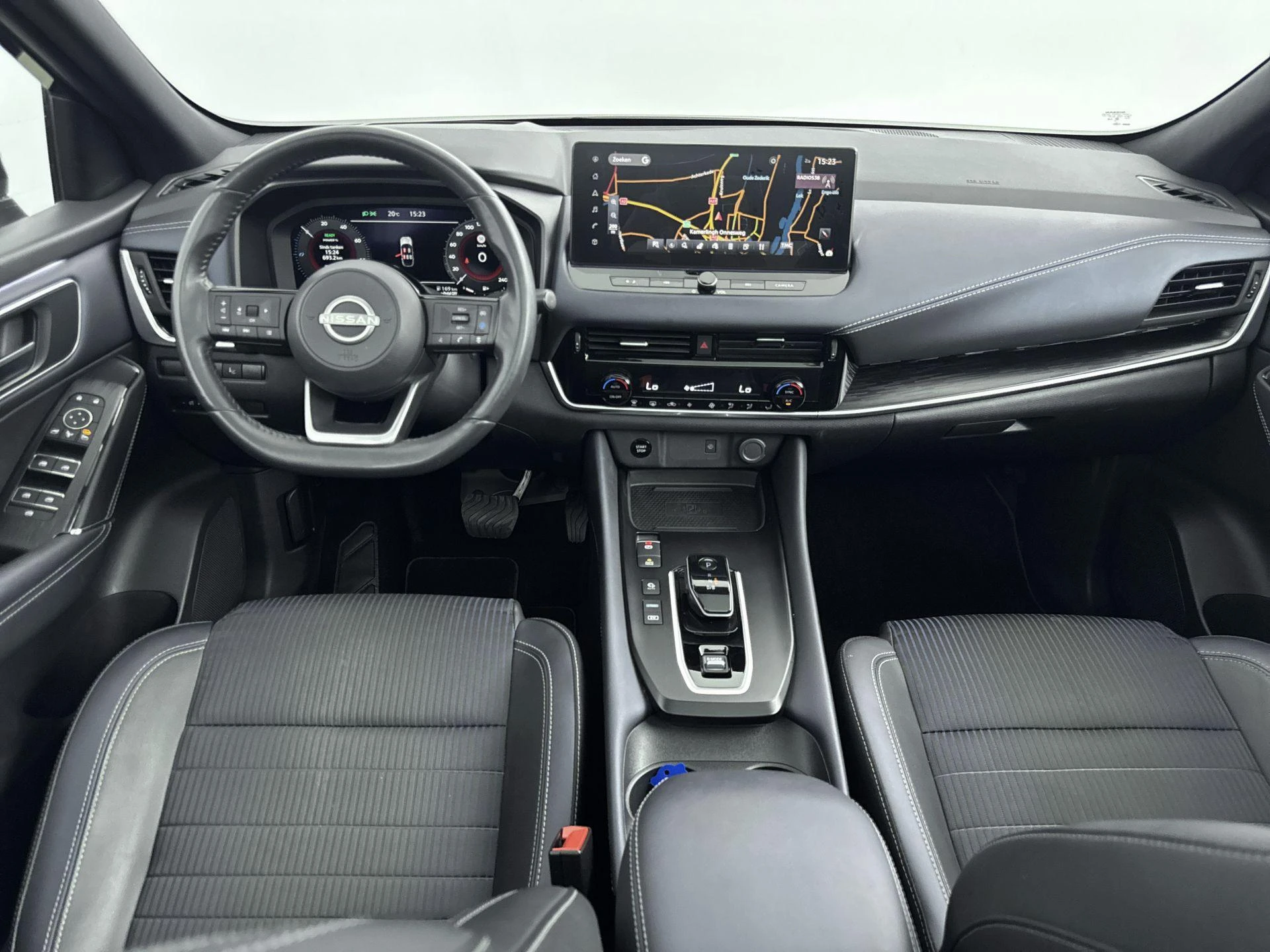 Nissan-QASHQAI-image-15