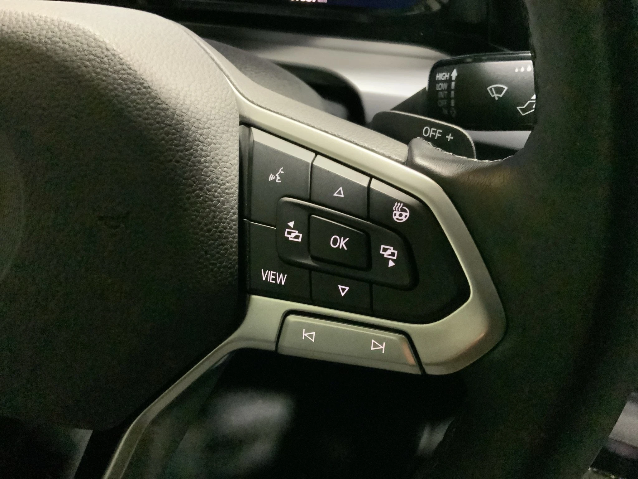 Volkswagen-Golf-image-18