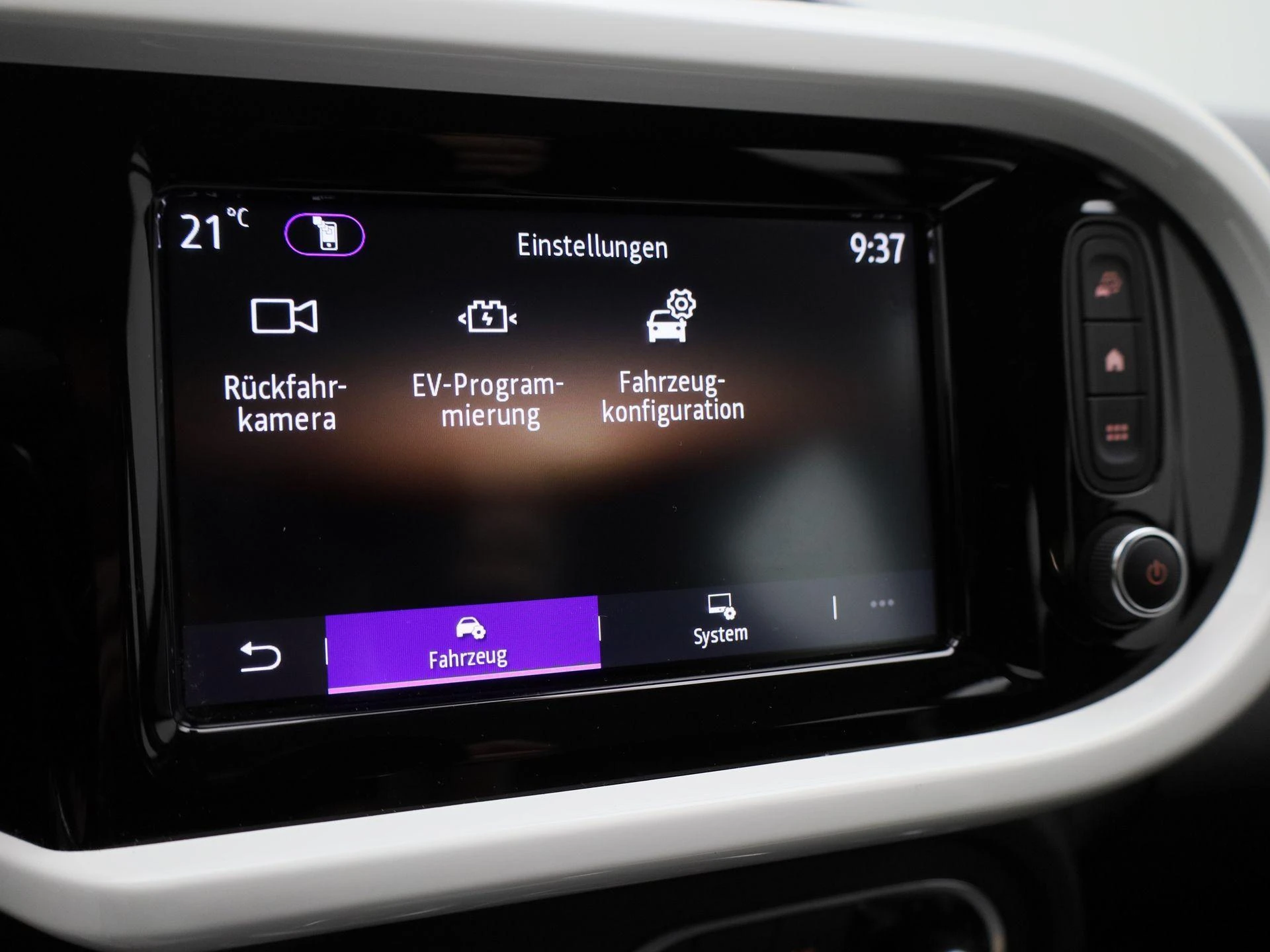 Renault-Twingo-image-24