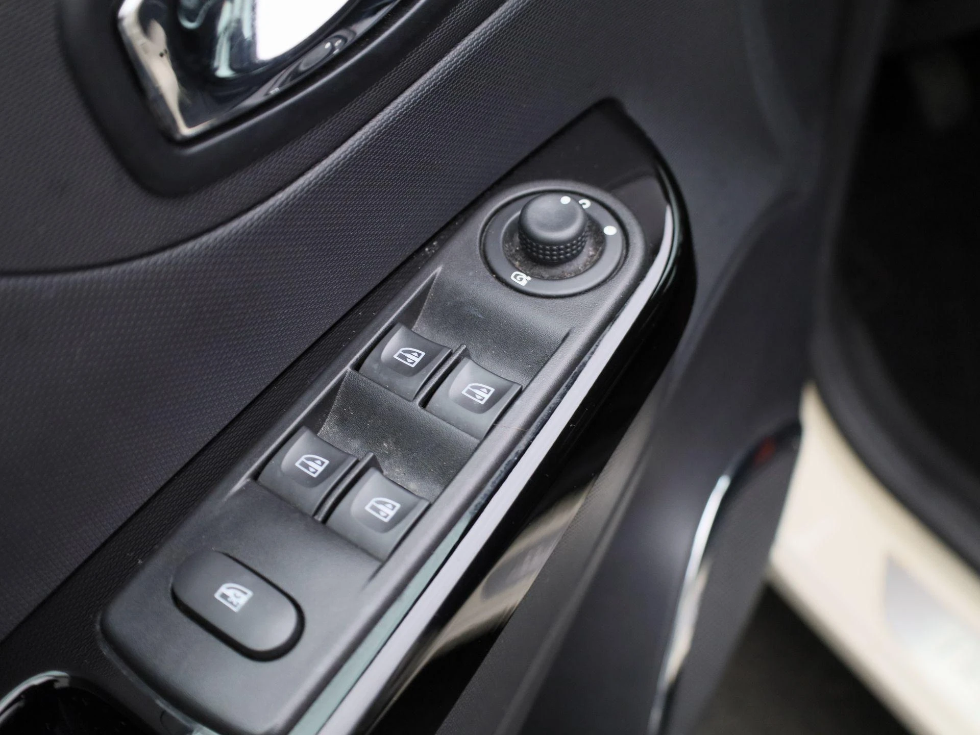 Renault-Captur-image-28