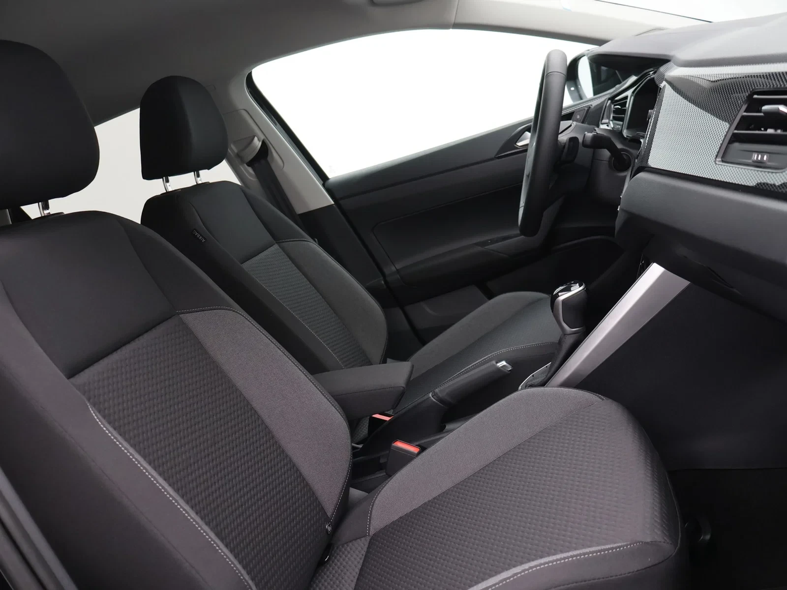 Volkswagen-Taigo-image-8