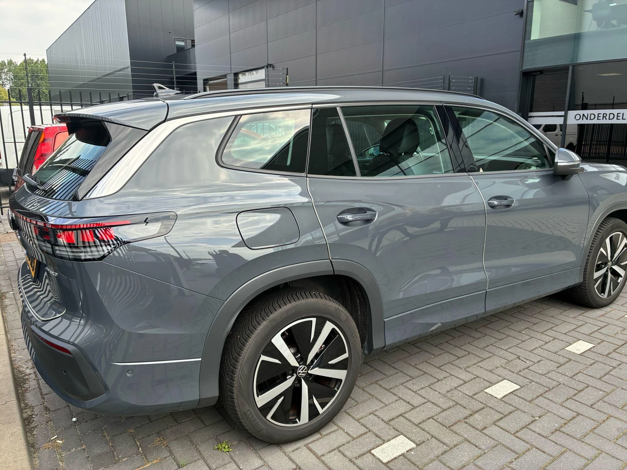 Volkswagen-Tayron-image-2
