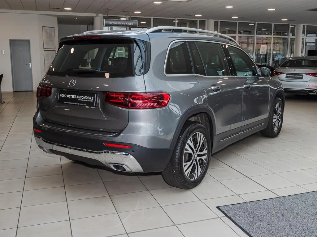 Mercedes-Benz-GLB 200 d-image-5