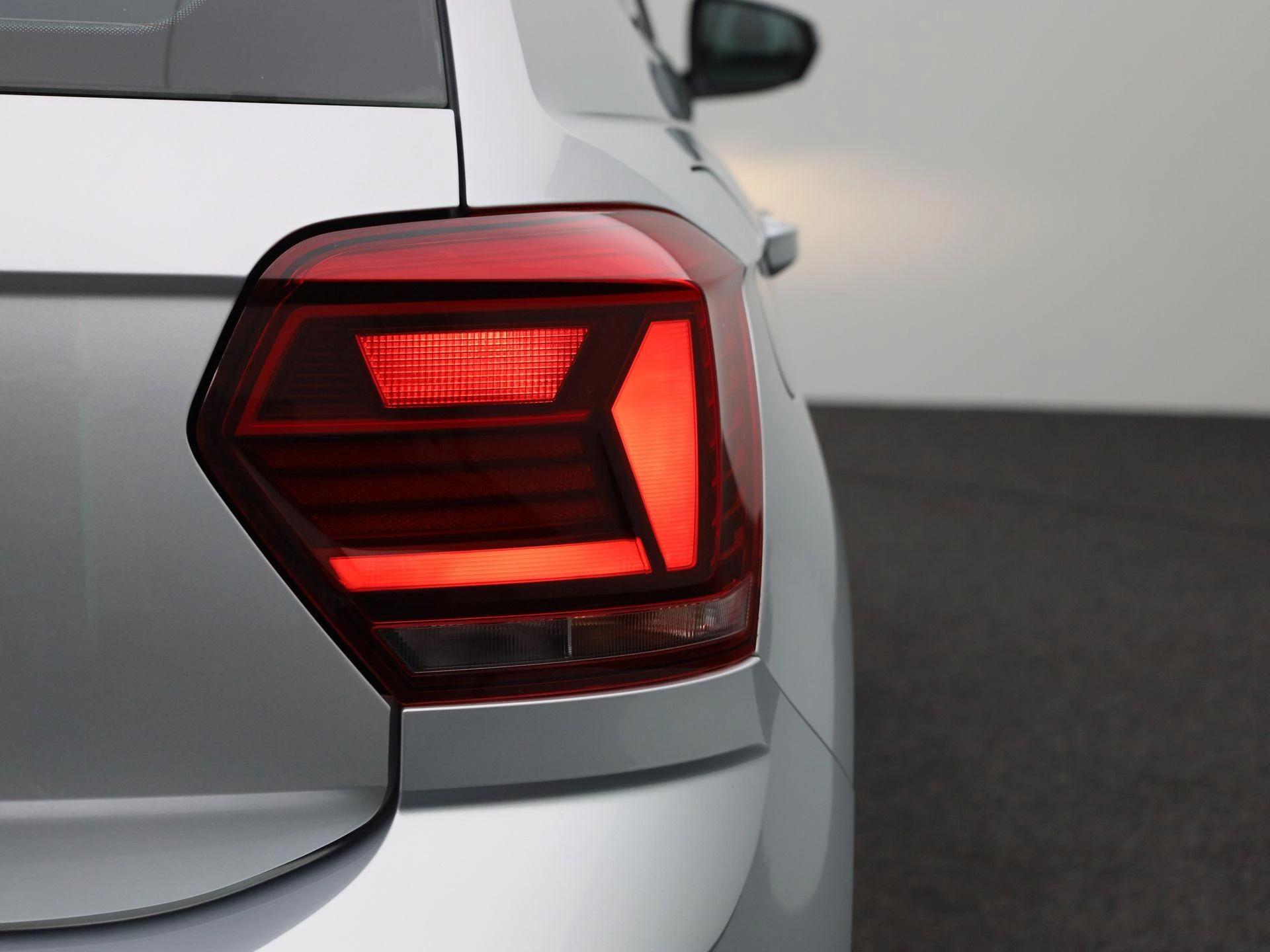 Volkswagen-Polo-image-35