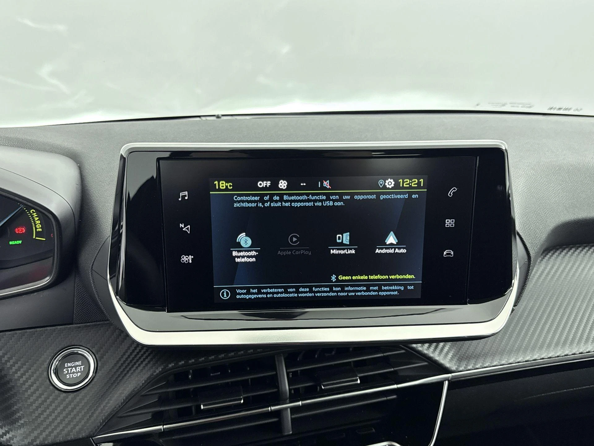 Peugeot-e-208-image-12