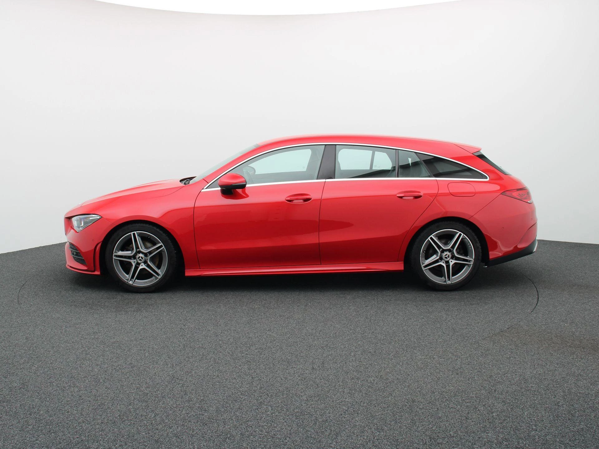 Mercedes-Benz CLA 180 Shooting Brake + AMG LINE + LED + CAMERA +