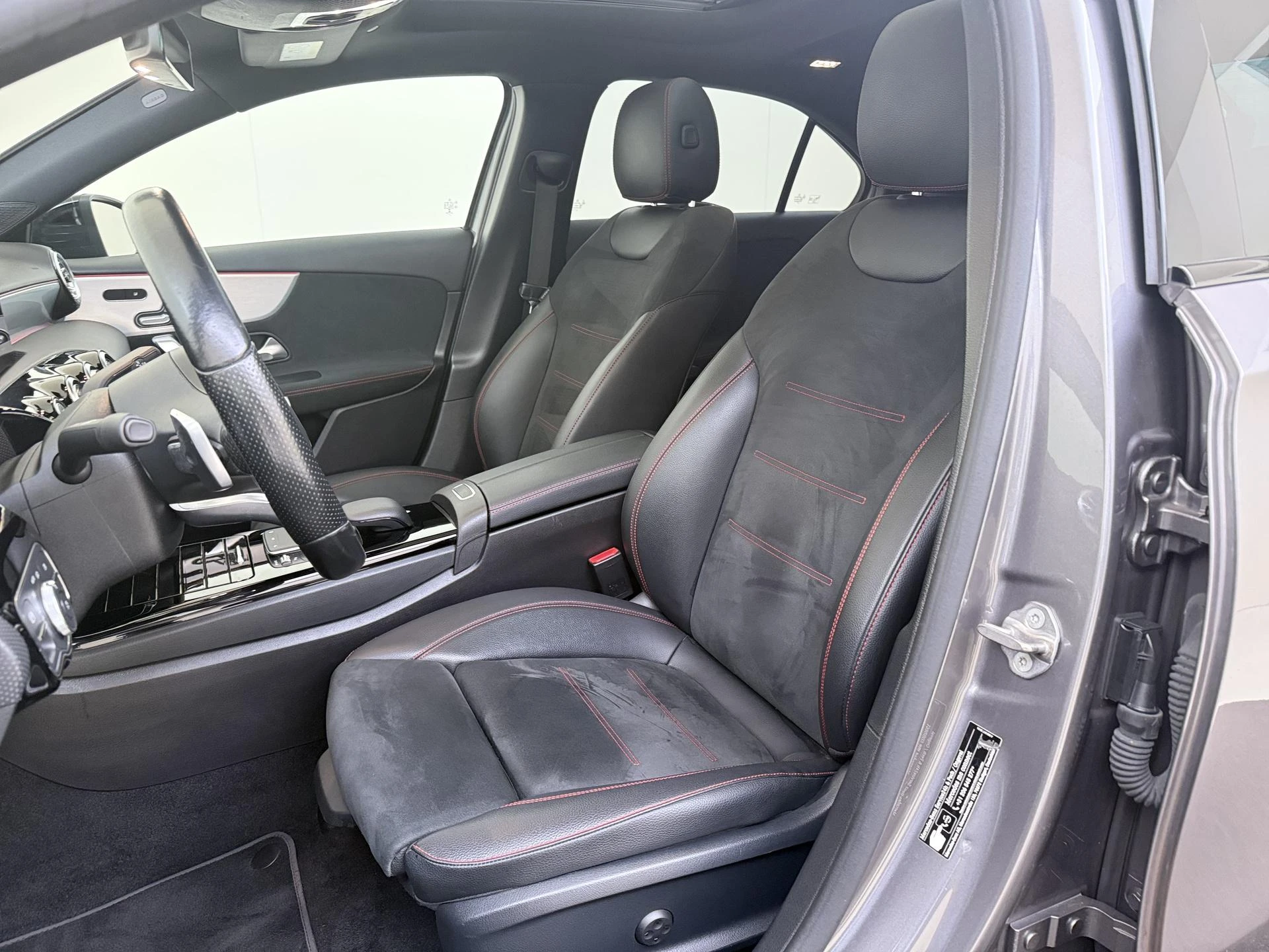 Mercedes-Benz-A-Klasse-image-14