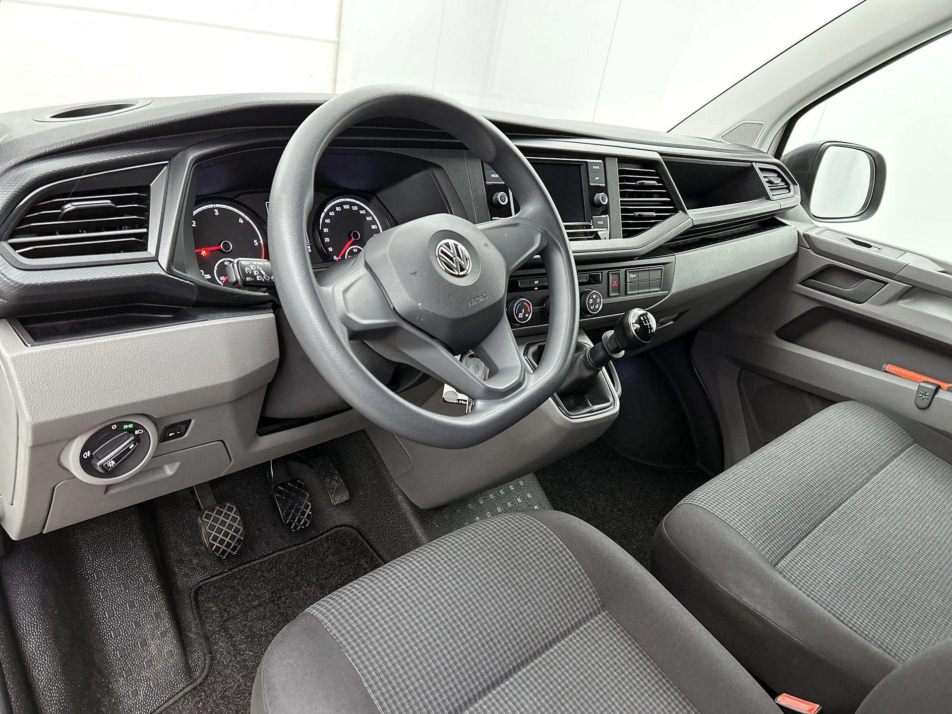 Volkswagen Transporter 2.0 TDI L1H1 90PK