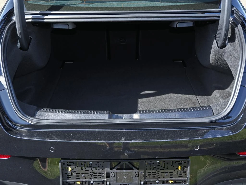 Mercedes-Benz-CLA 200-image-14