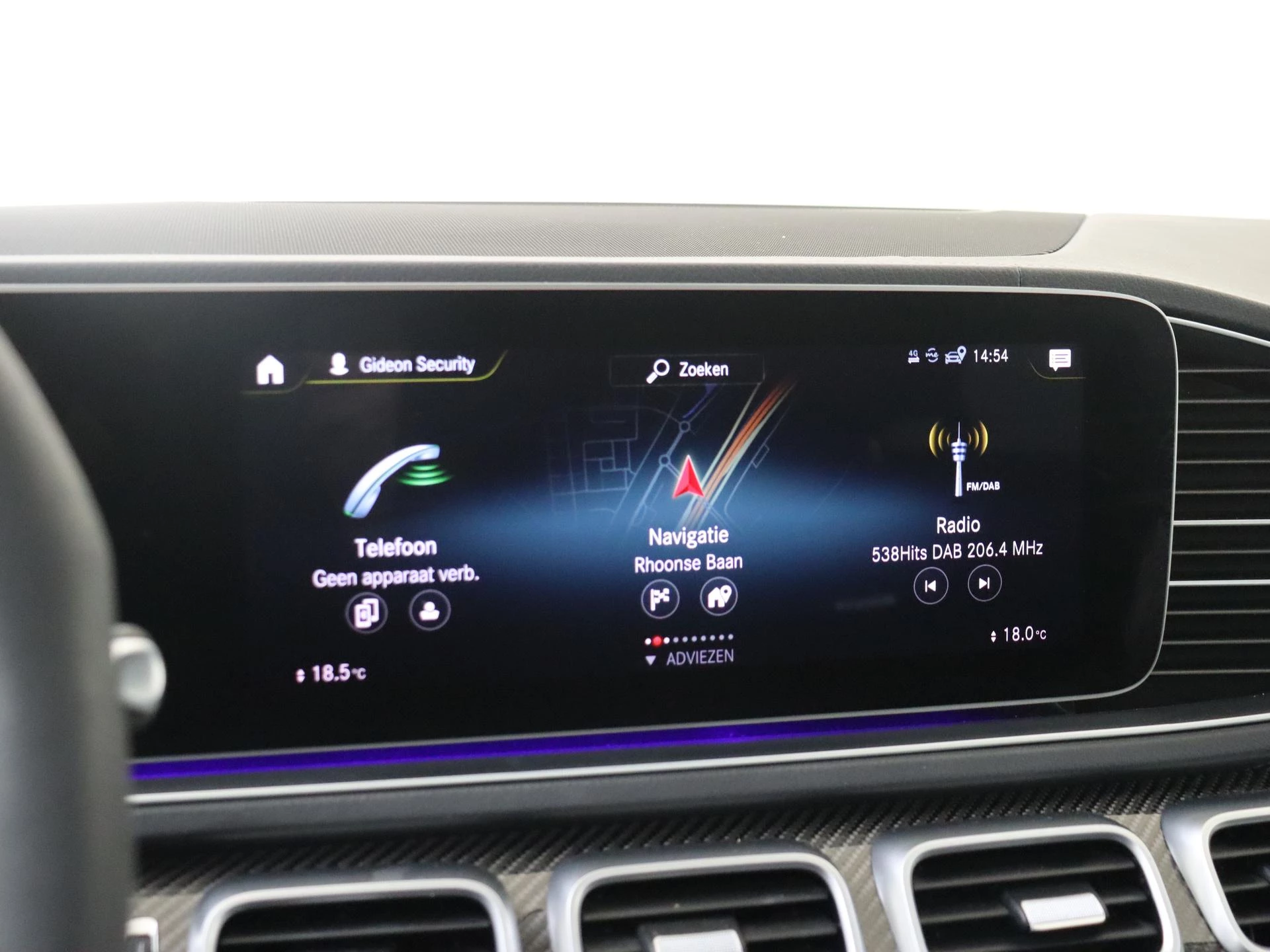 Mercedes-Benz-GLE-image-26