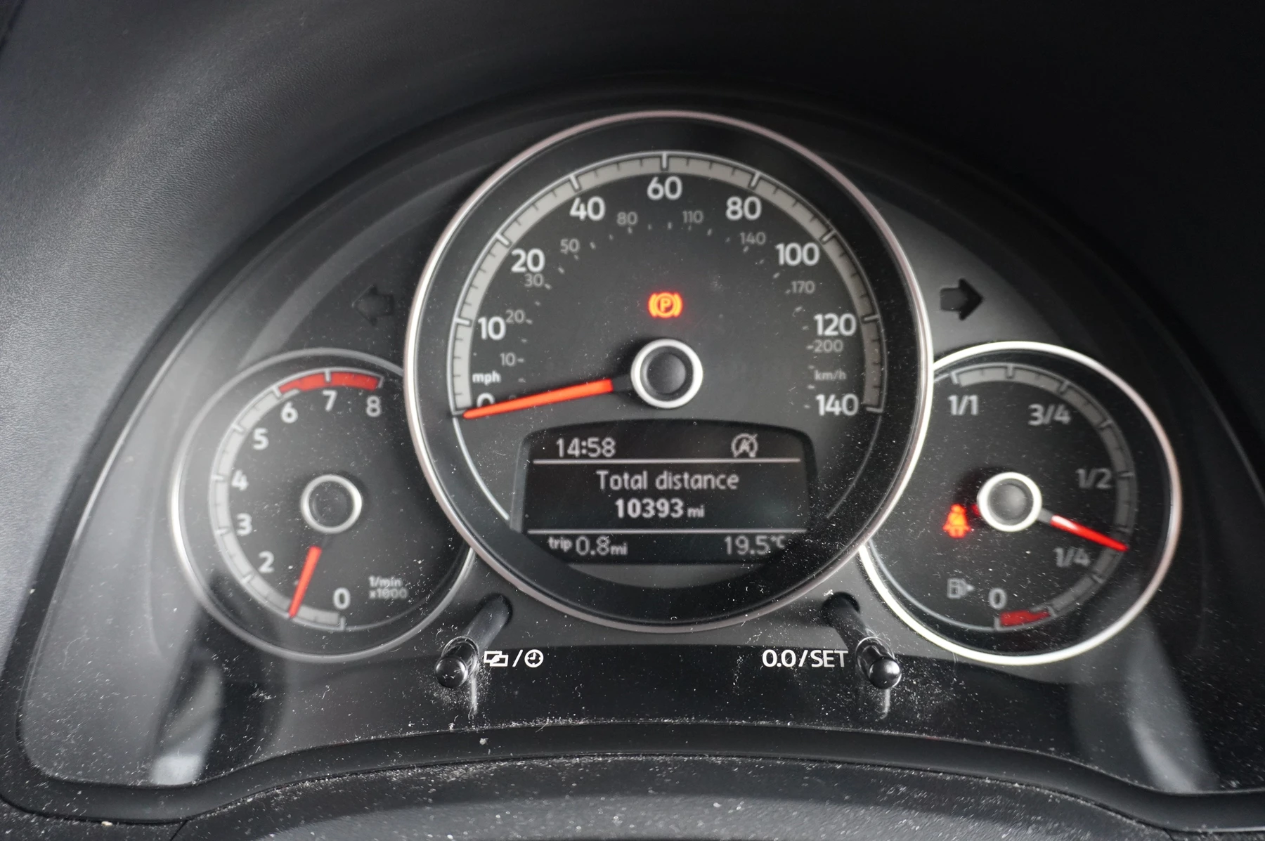 Volkswagen-up!-image-8