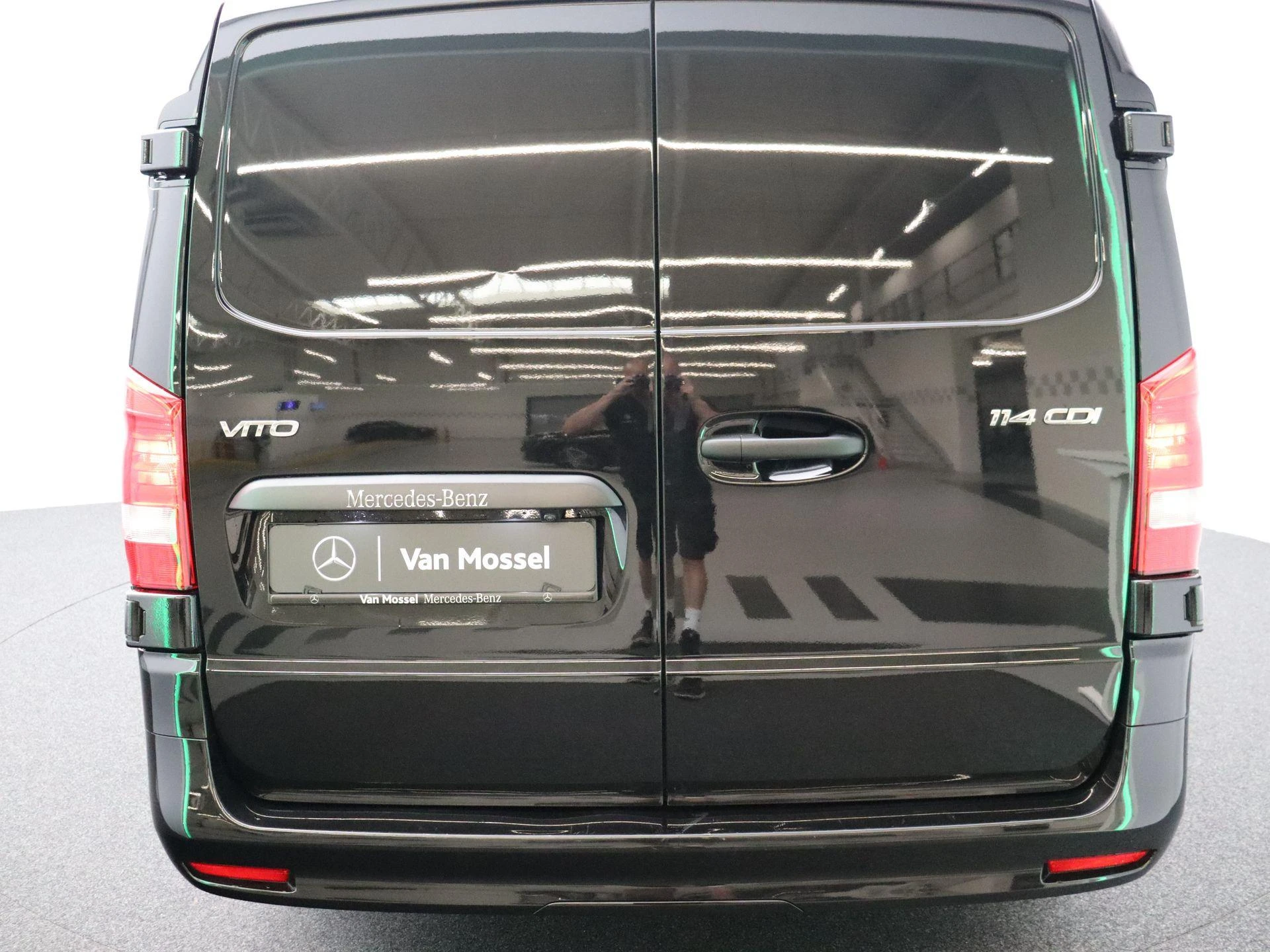Mercedes-Benz-Vito-image-20