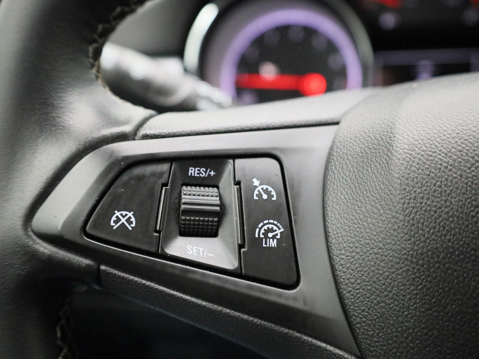 Opel-Astra-image-19