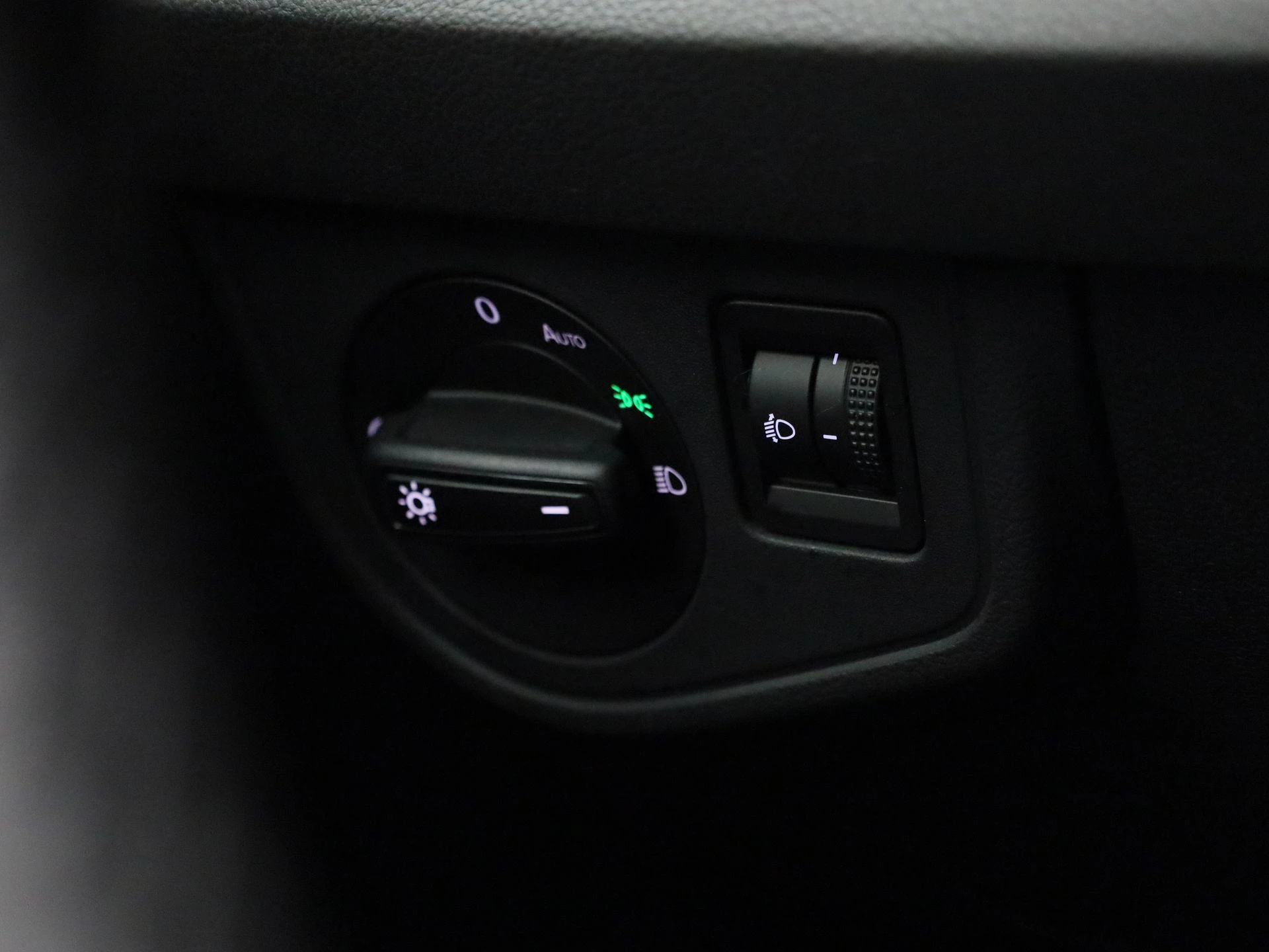 Volkswagen-Polo-image-25