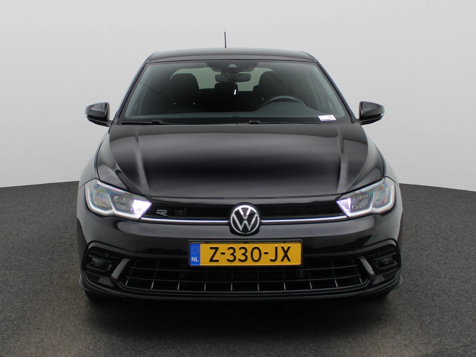 Volkswagen-Polo-image-2