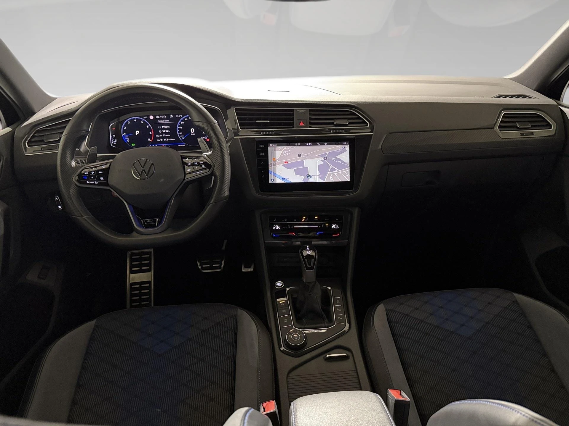 Volkswagen-Tiguan-image-4