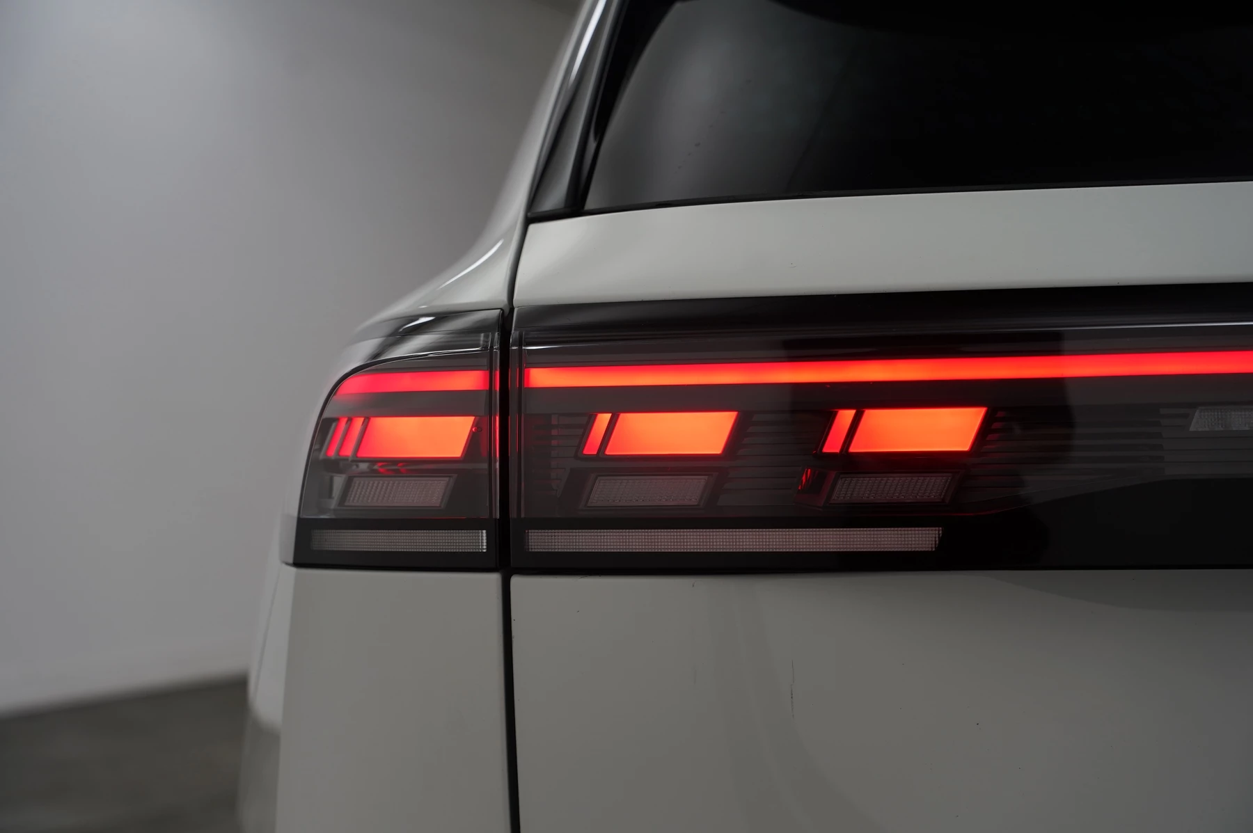 Volkswagen-Tiguan-image-29