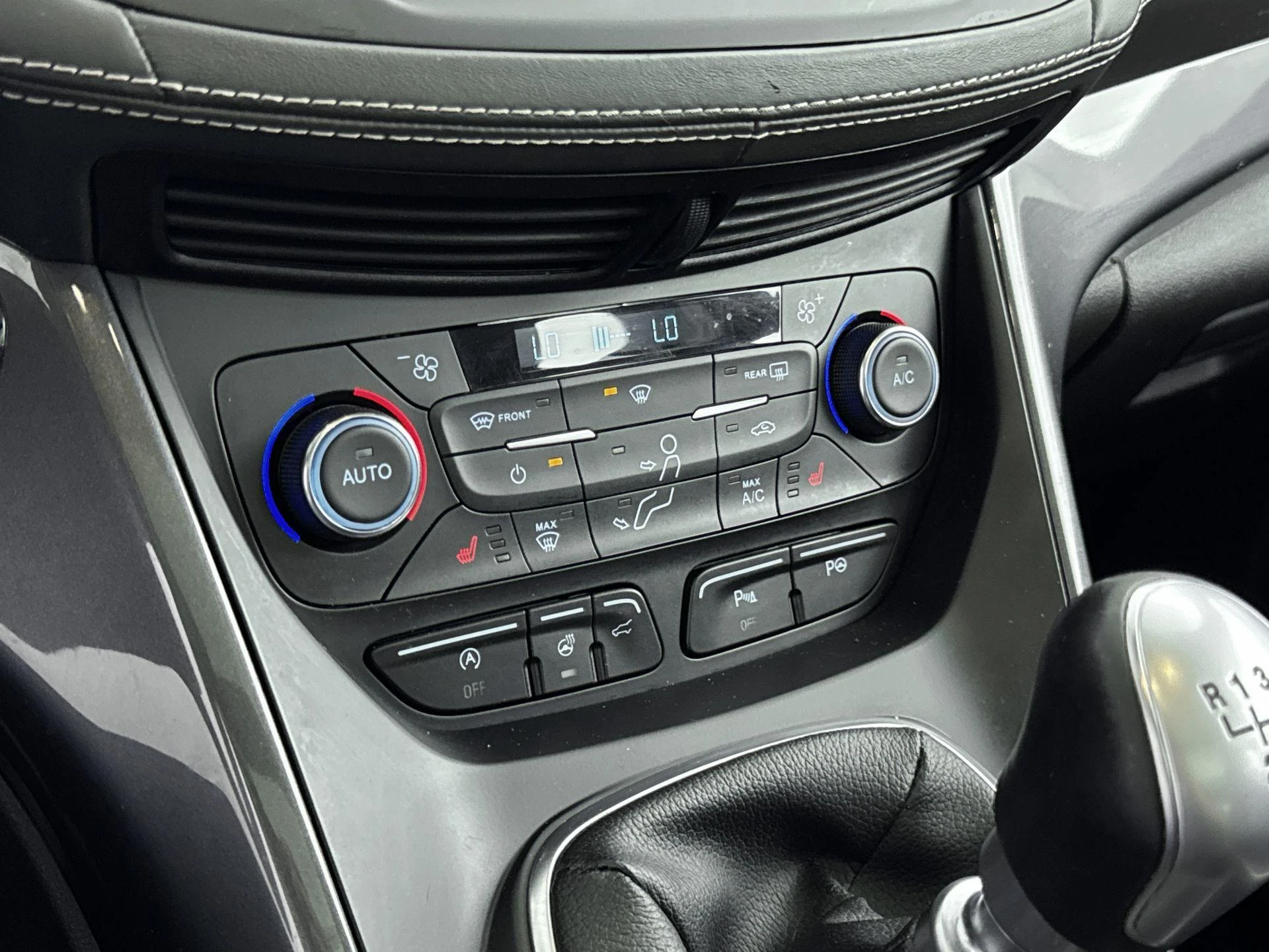 Ford-Kuga-image-14