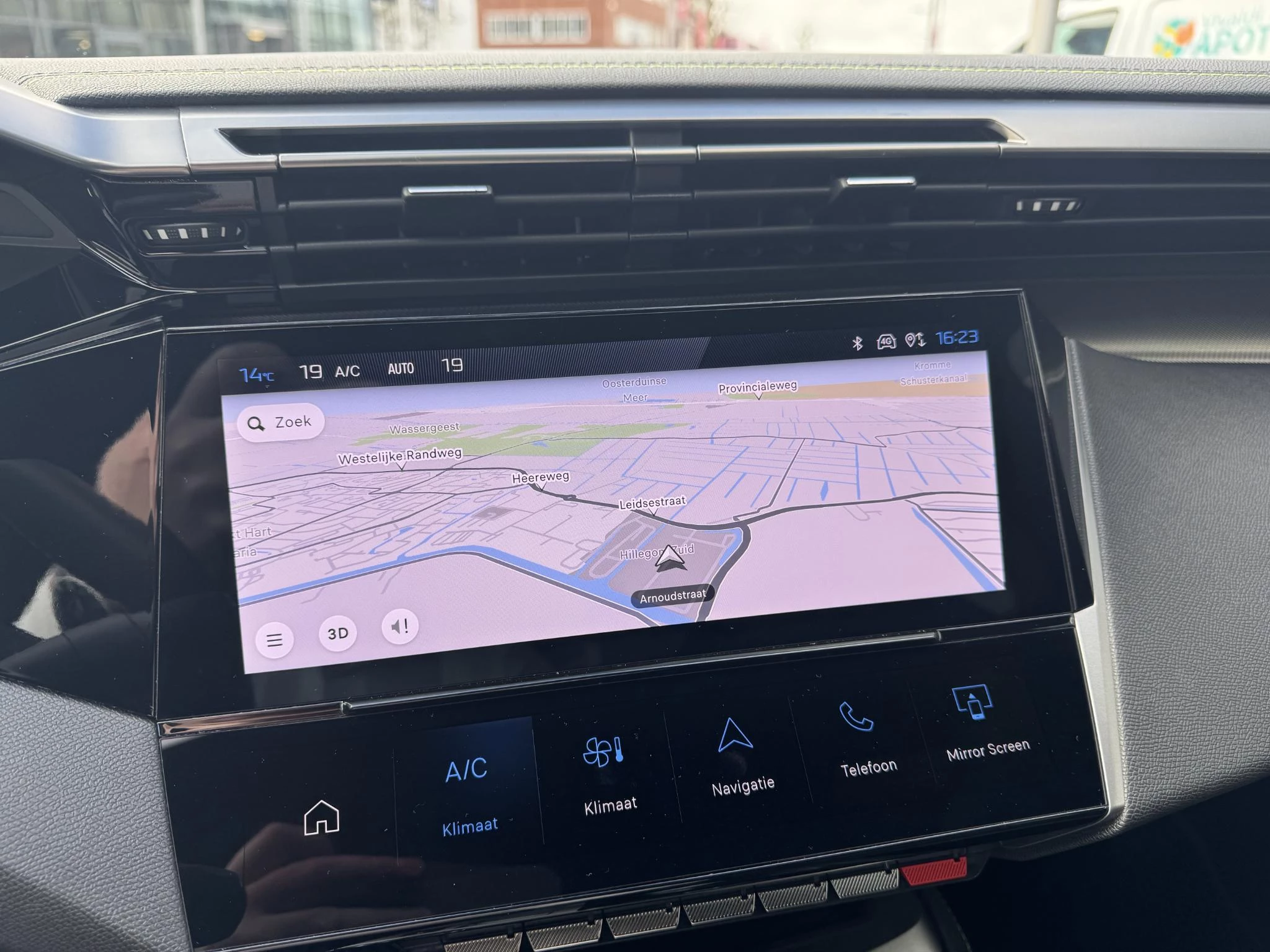 Peugeot-408-image-21