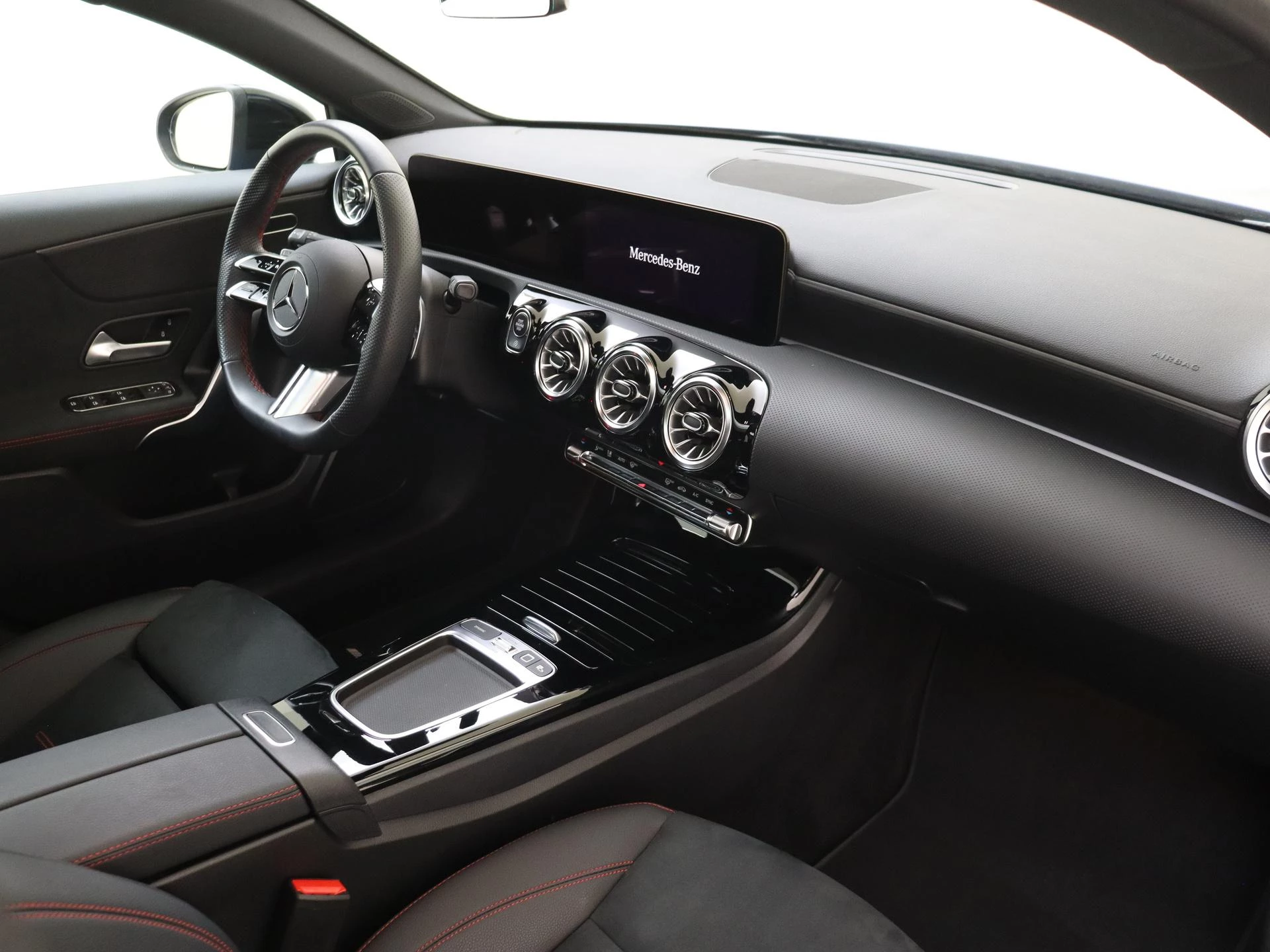 Mercedes-Benz-A-Klasse-image-10