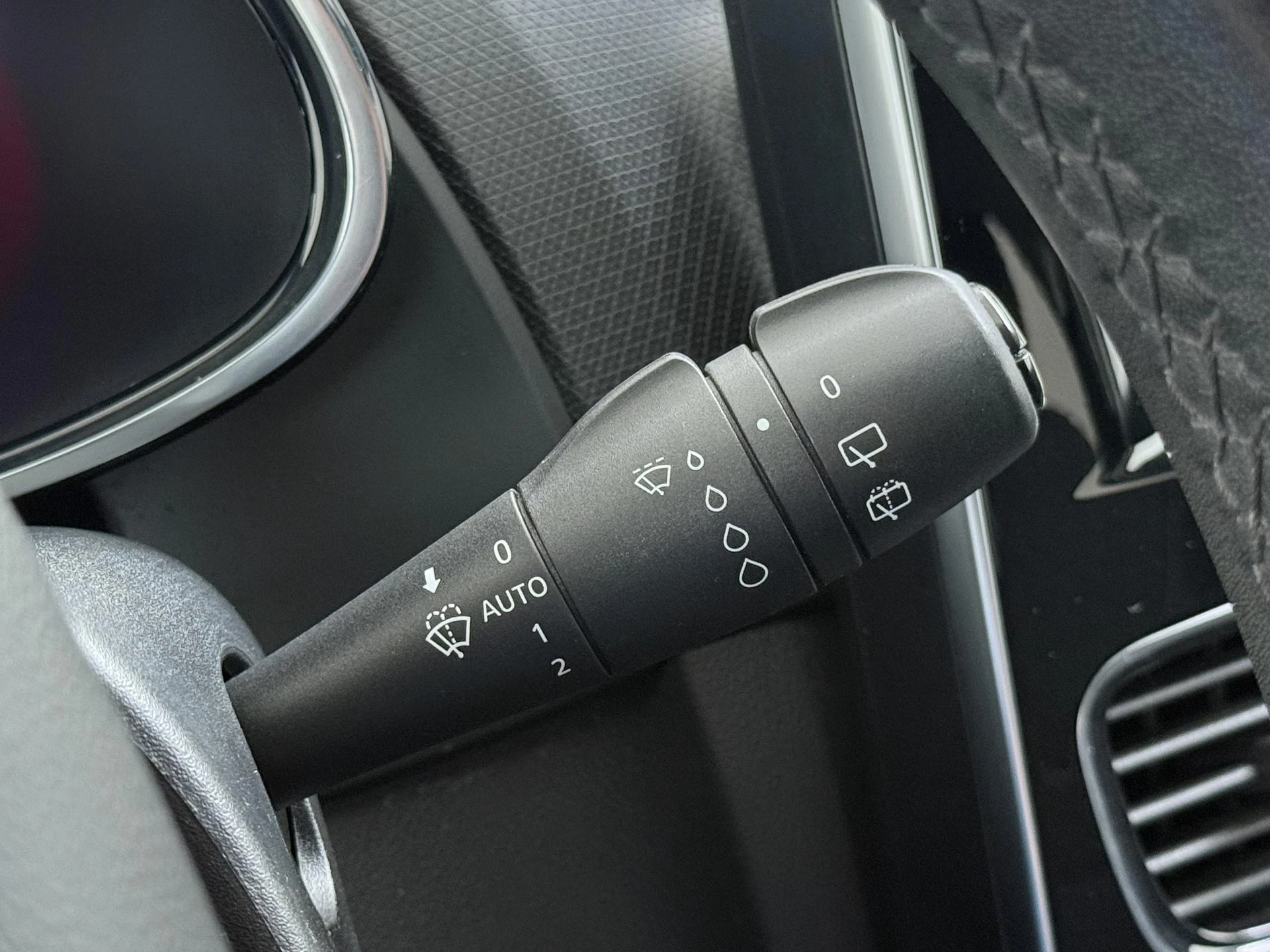 Renault-Clio-image-11