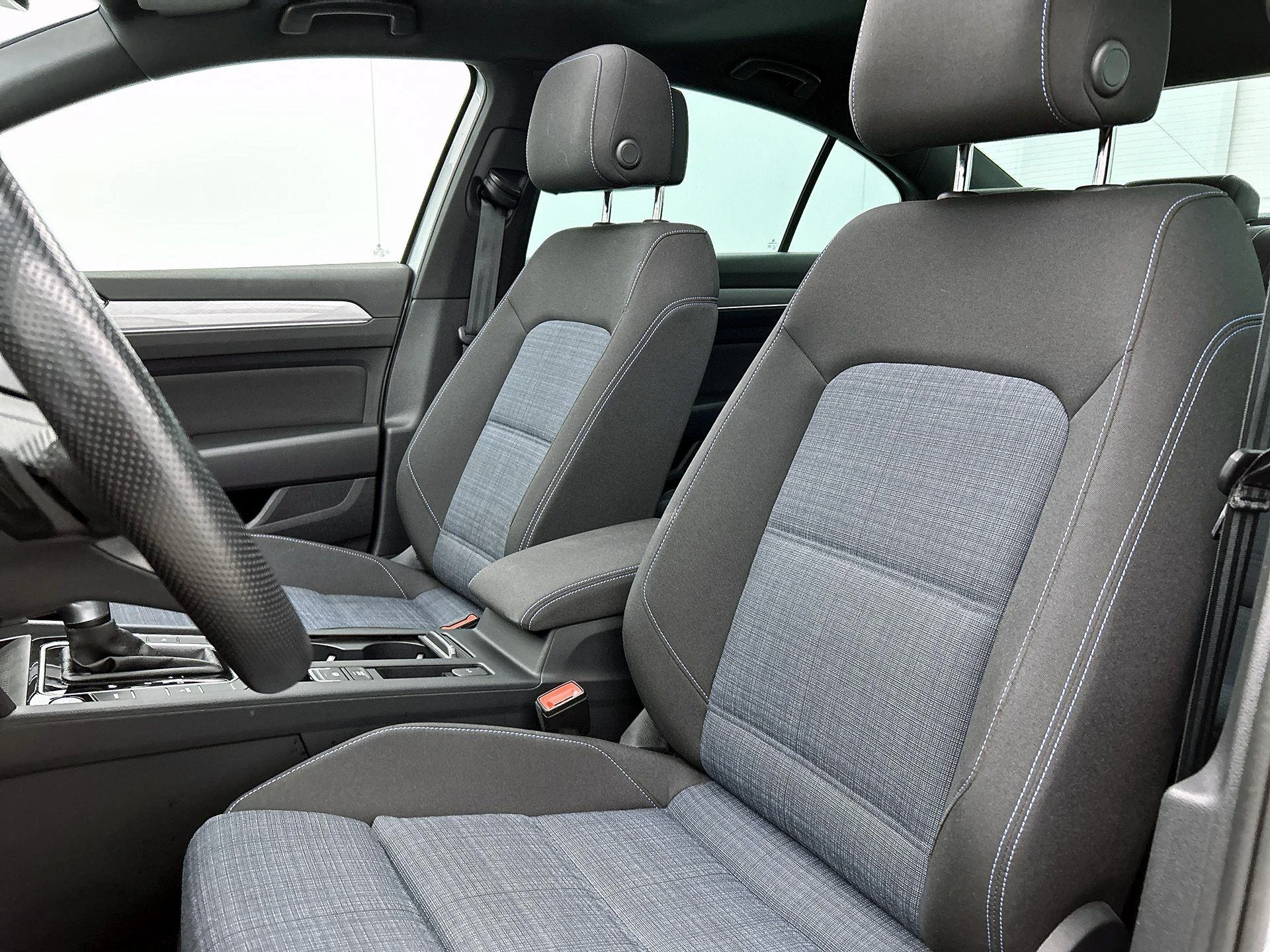 Volkswagen-Passat-image-34