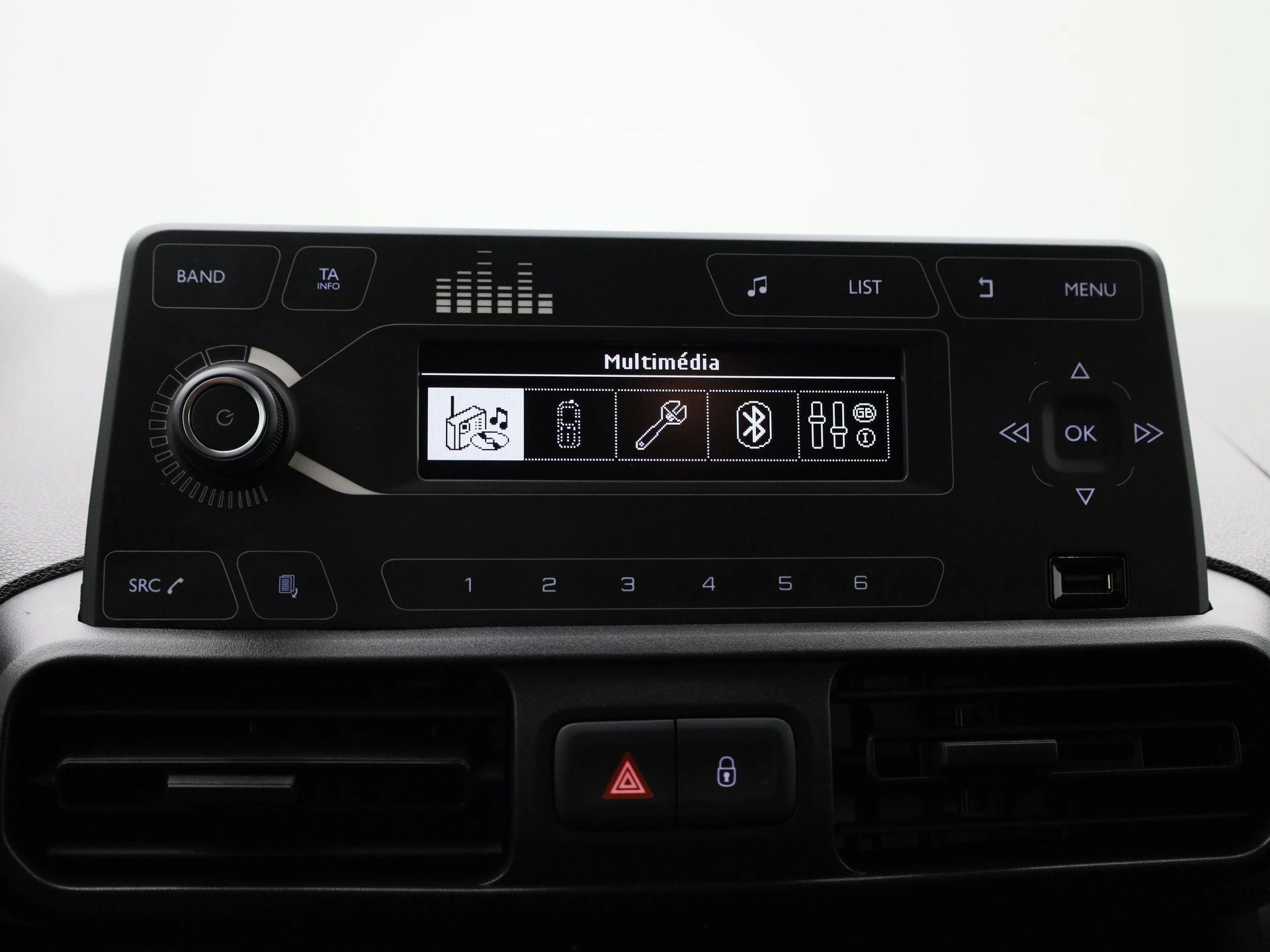 Opel-Combo Life-image-20