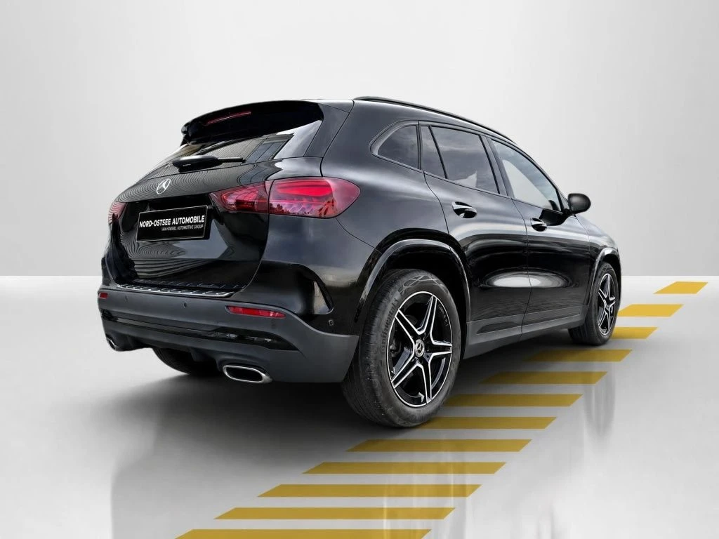 Mercedes-Benz-GLA 180 d-image-14