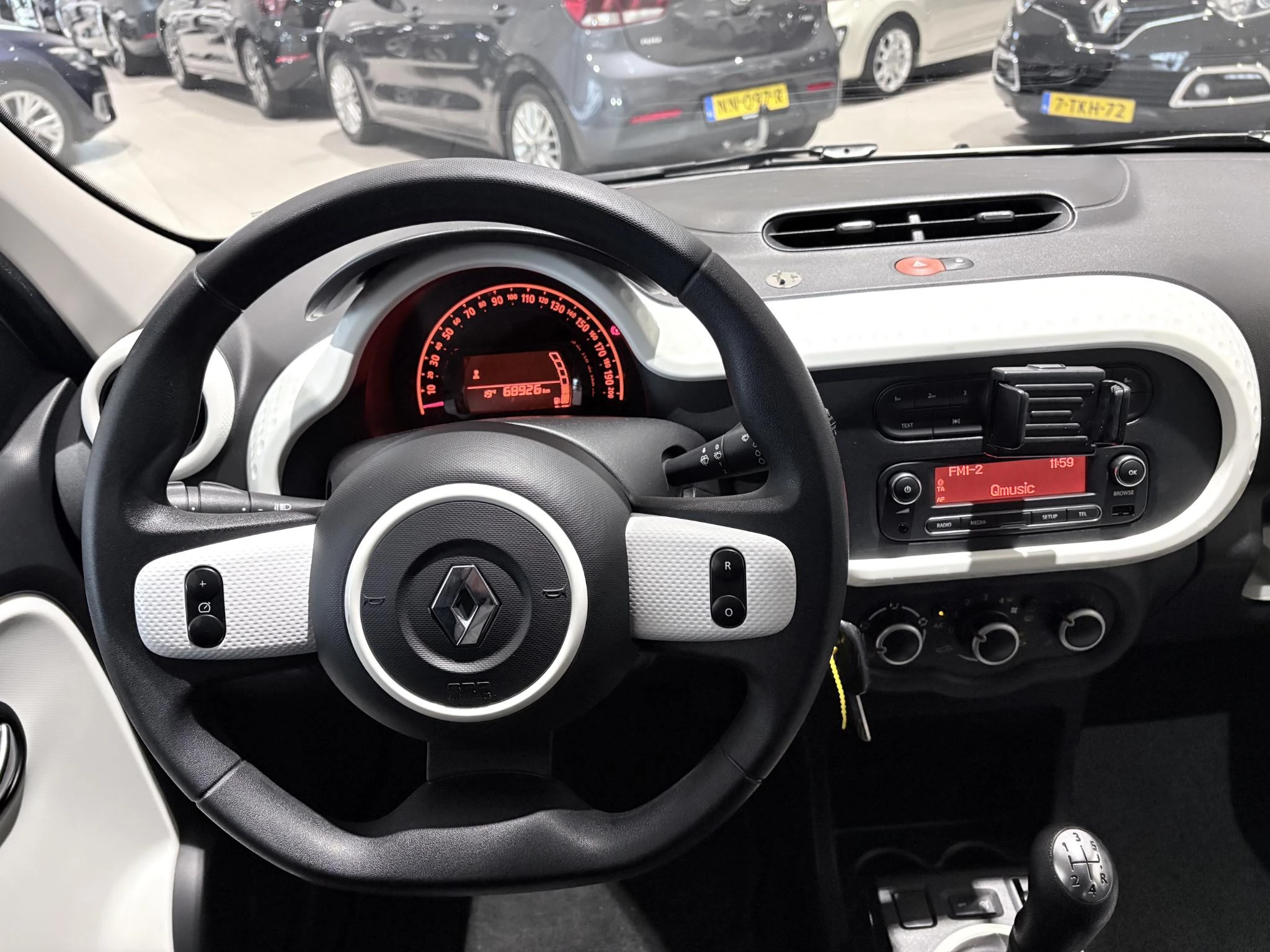 Renault-Twingo-image-18