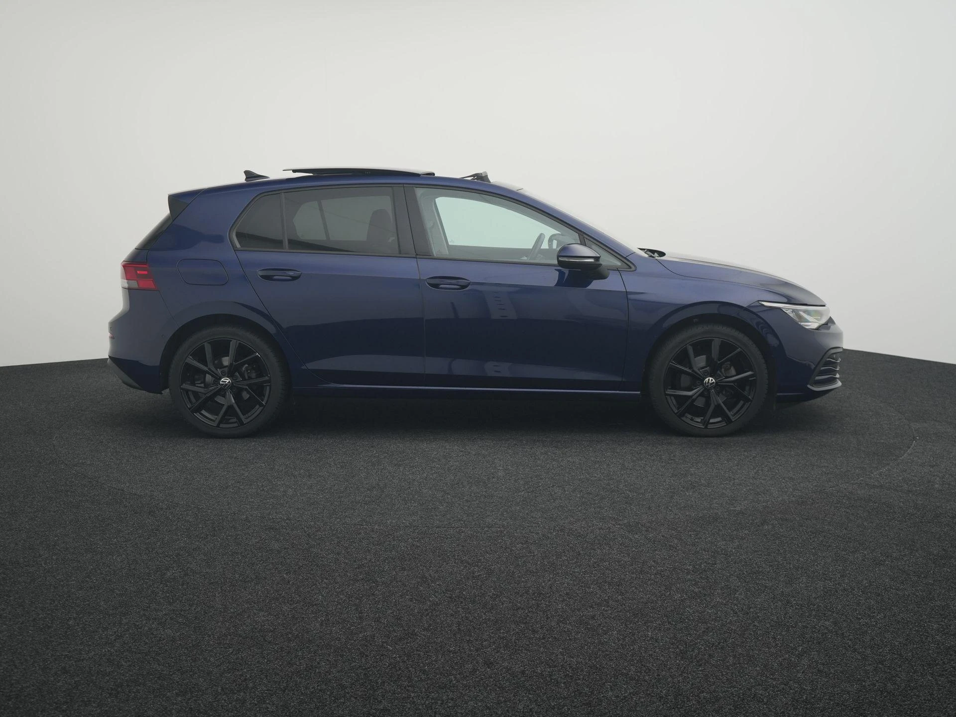 Volkswagen-Golf-image-5