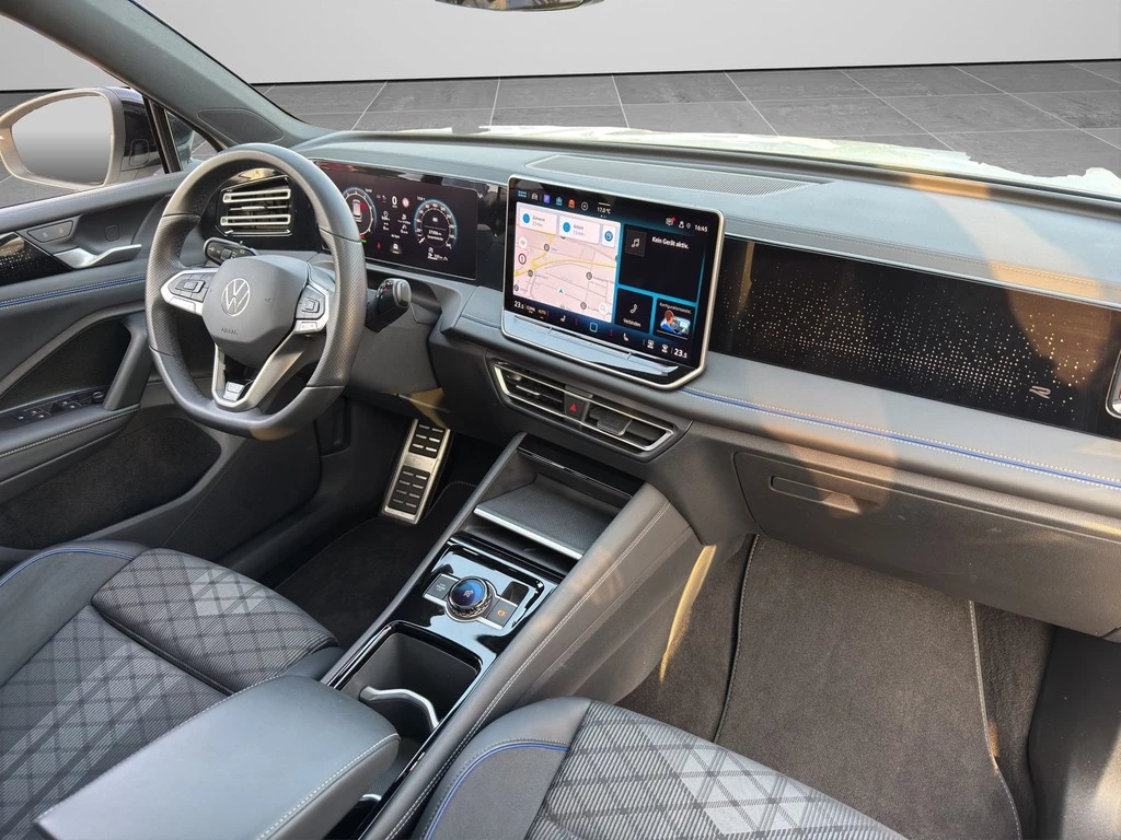 Volkswagen Tiguan 1.5 eTSI R-Line *PANO*360°*AHK*MATRIX*