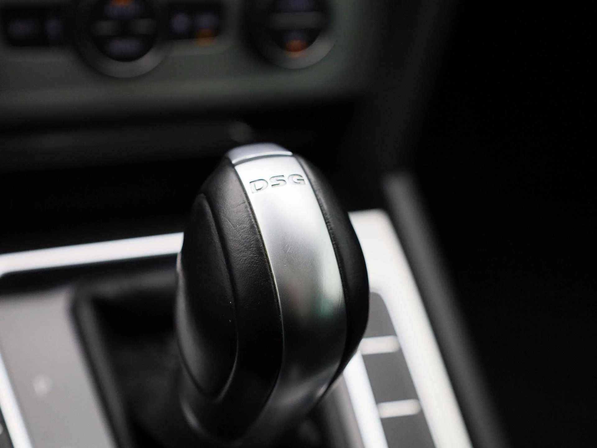 Volkswagen-Passat-image-24