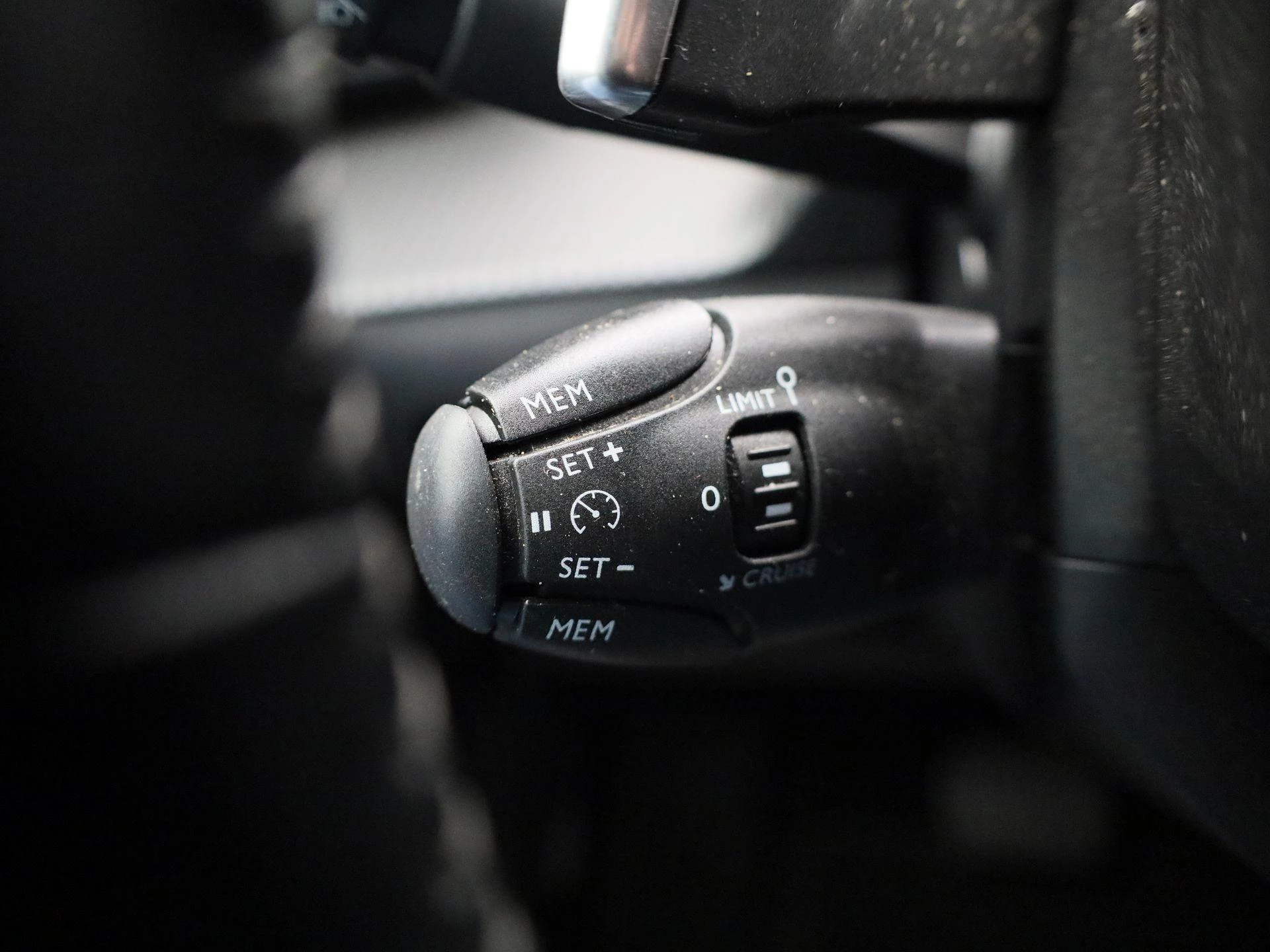 Peugeot 2008 1.2 Puretech 96kW S&S EAT8 Allure
