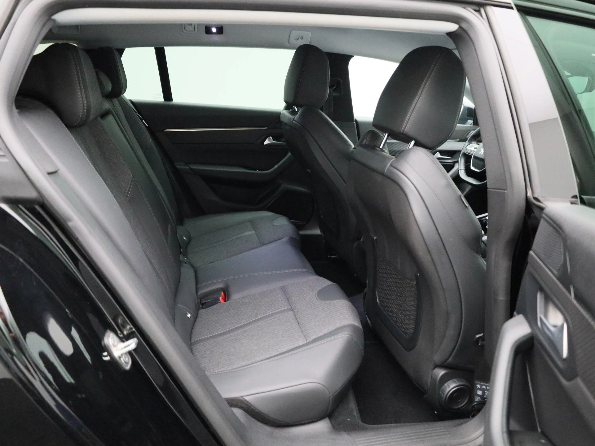 Peugeot-508-image-36