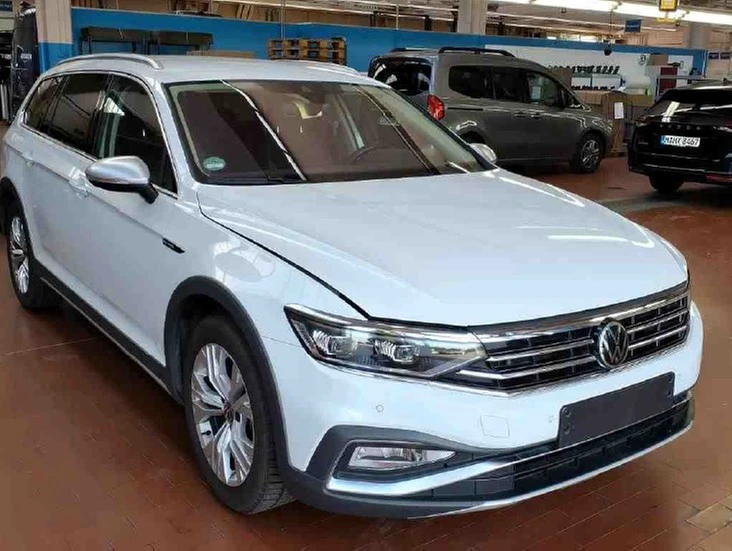 Volkswagen Passat Alltrack 2.0 TDI DSG 4Motion AHK