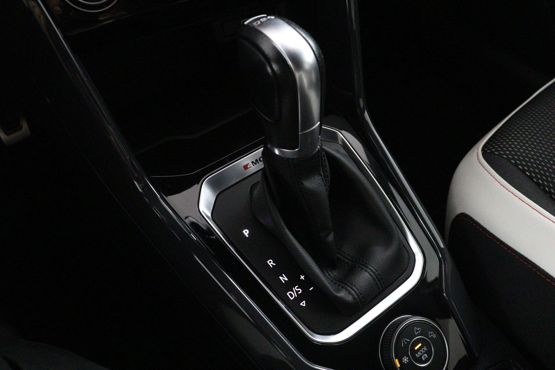 Volkswagen-T-Roc-image-19