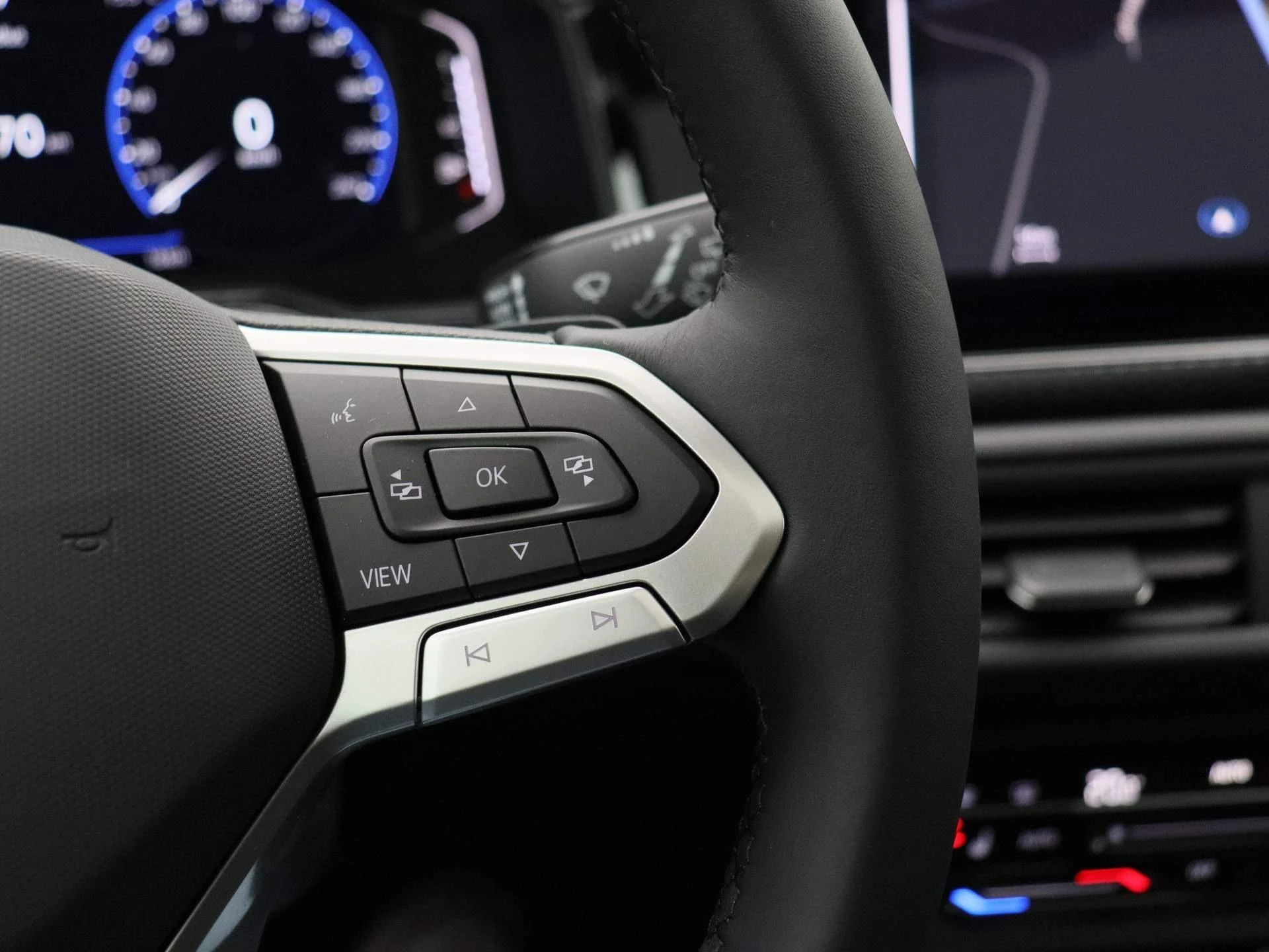 Volkswagen-Polo-image-23