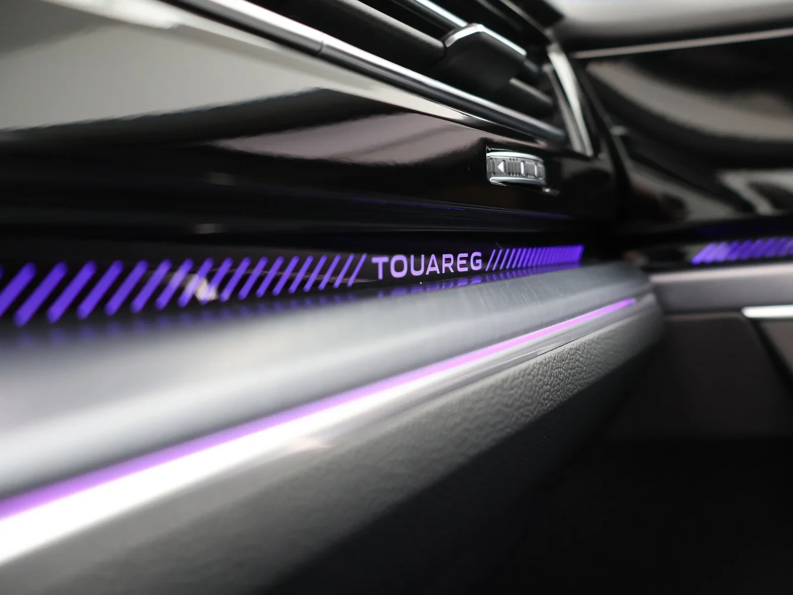 Volkswagen-Touareg-image-21