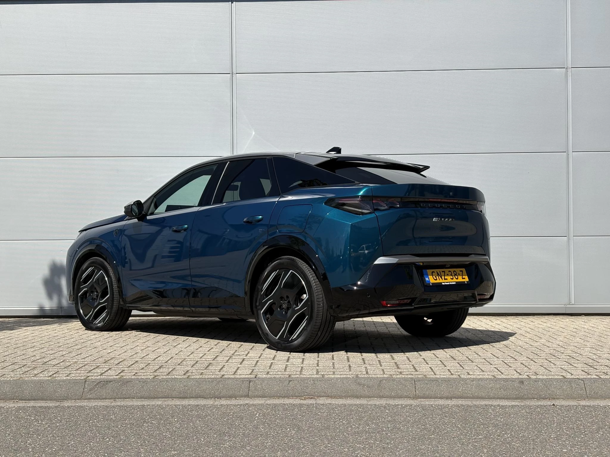 Peugeot-e-3008-image-4