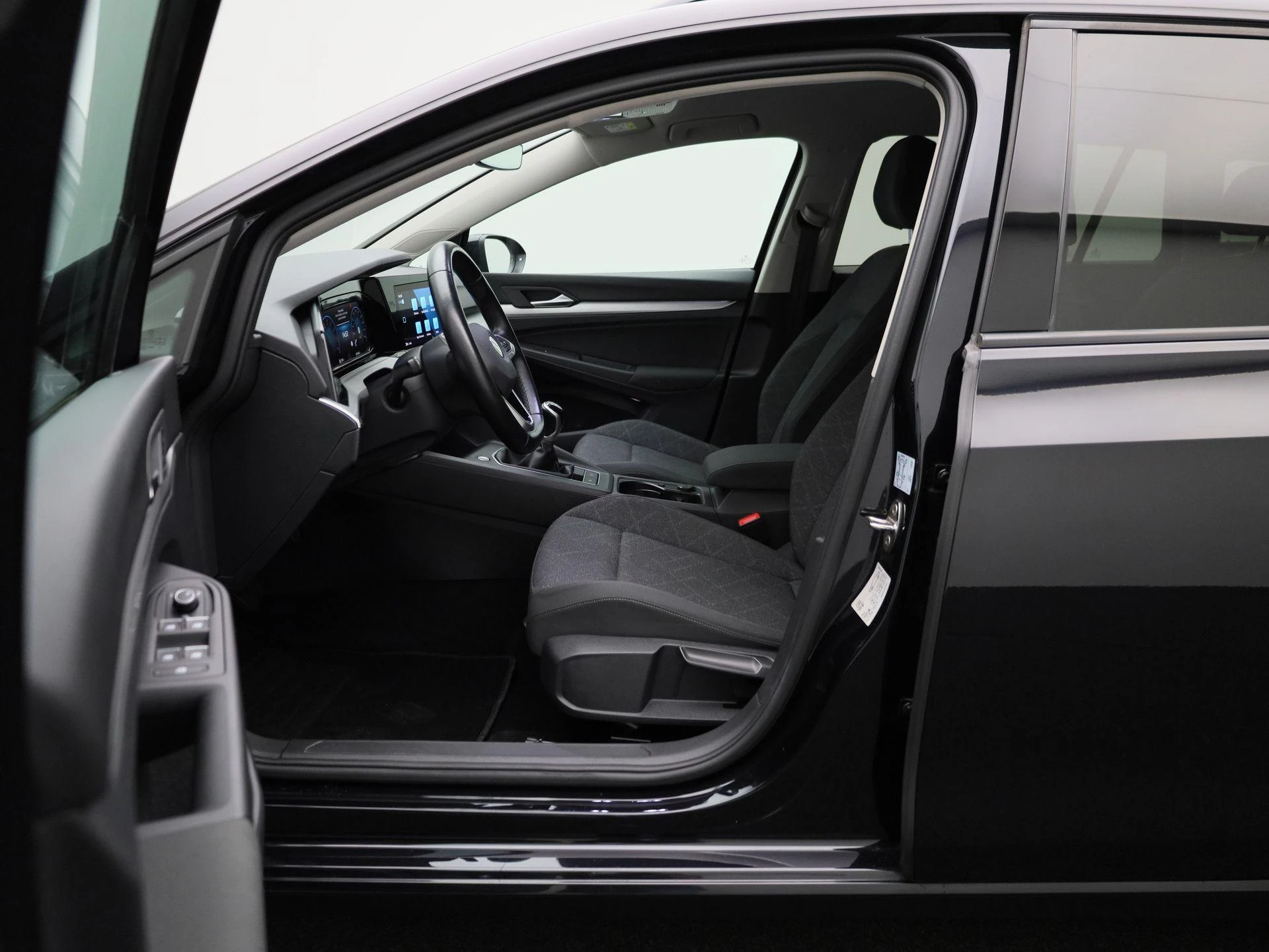 Volkswagen-Golf-image-8
