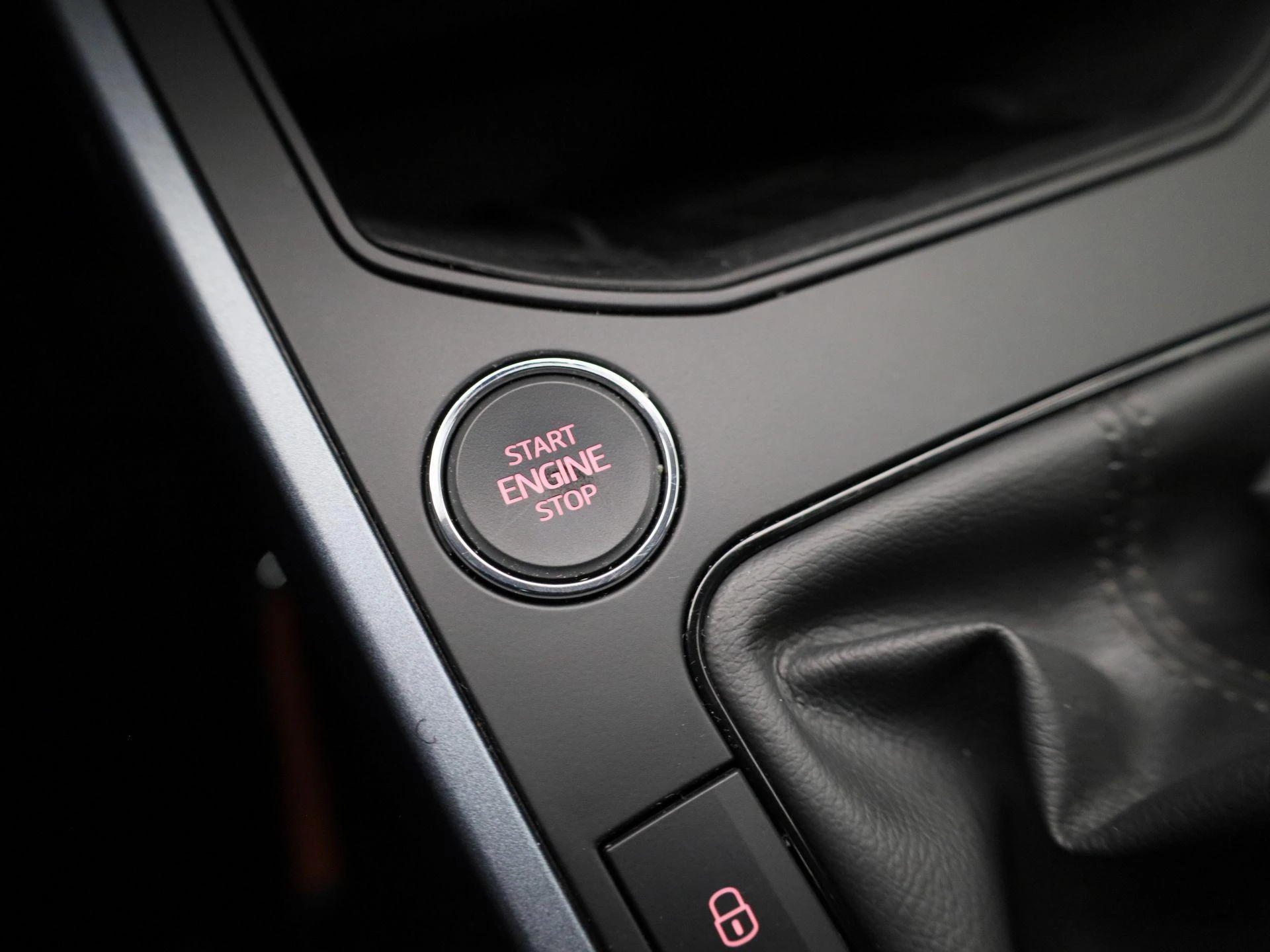 SEAT-Arona-image-21