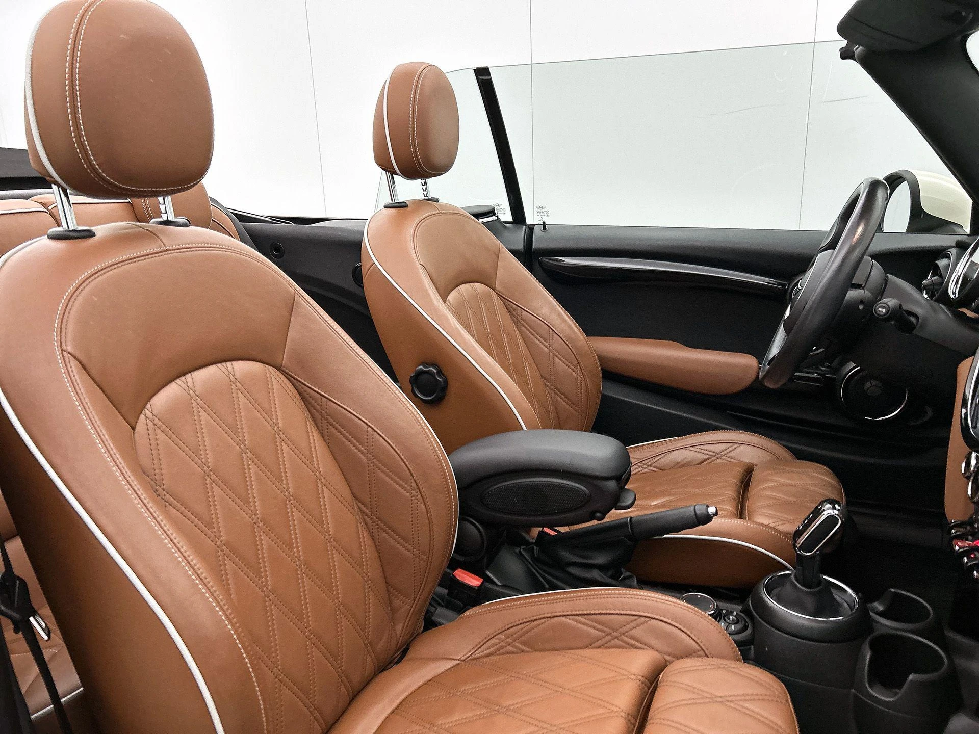 MINI-Cooper Cabrio-image-36