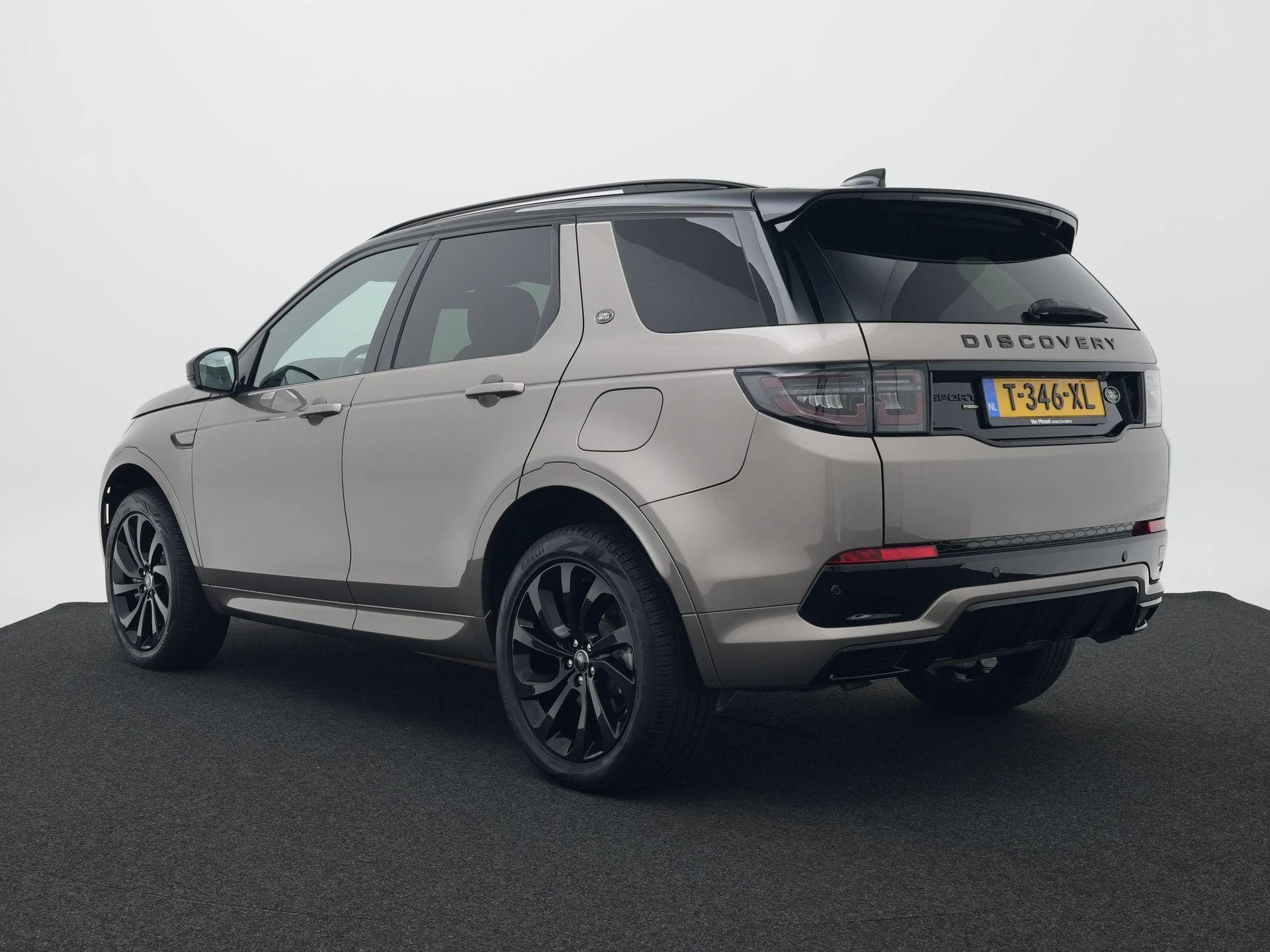 Land Rover-Discovery Sport-image-1