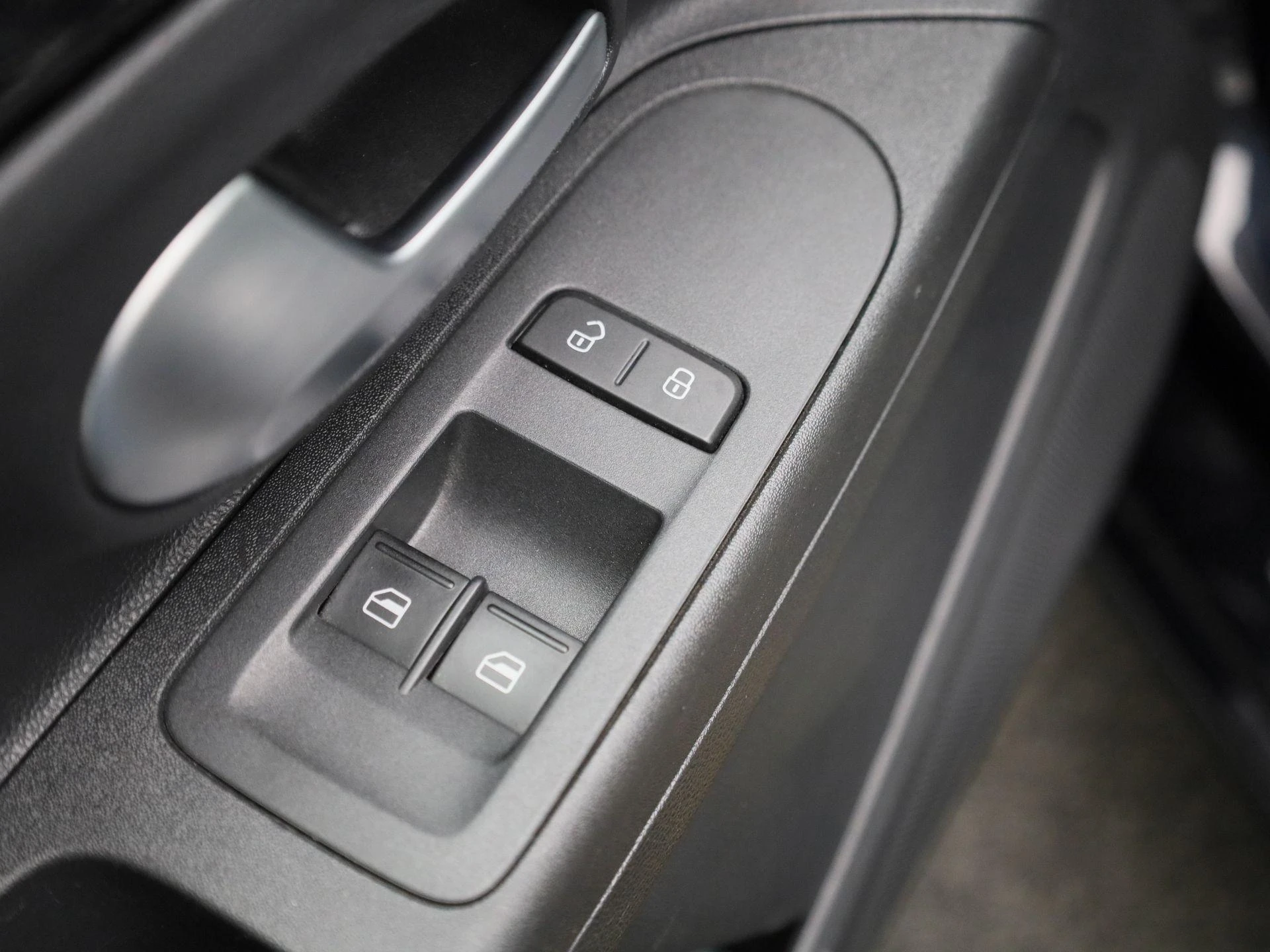 Volkswagen-up!-image-23