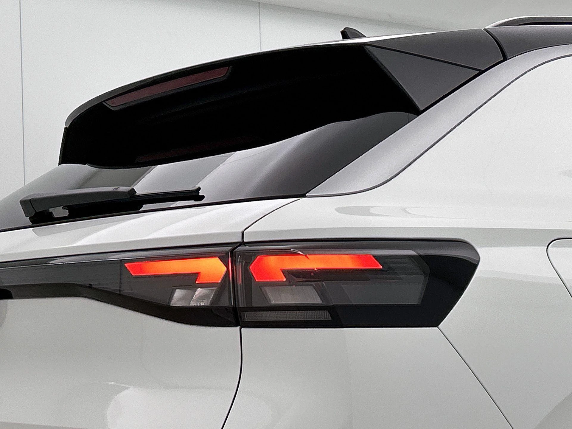 Volkswagen-T-Roc-image-28